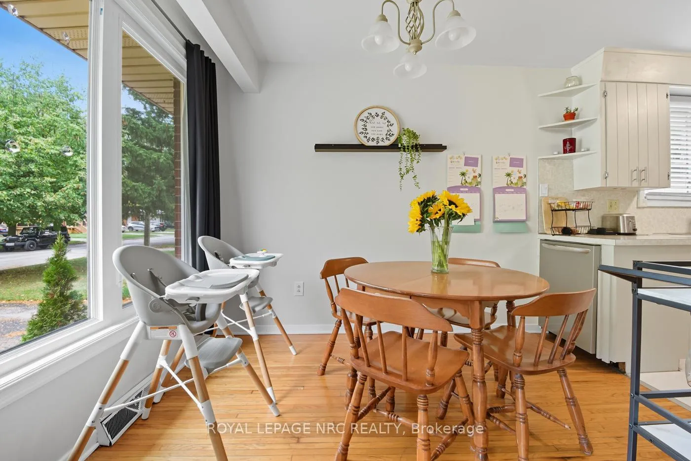 Photo 9 of 243 Gross Avenue, Welland, Broadway — HOMEH