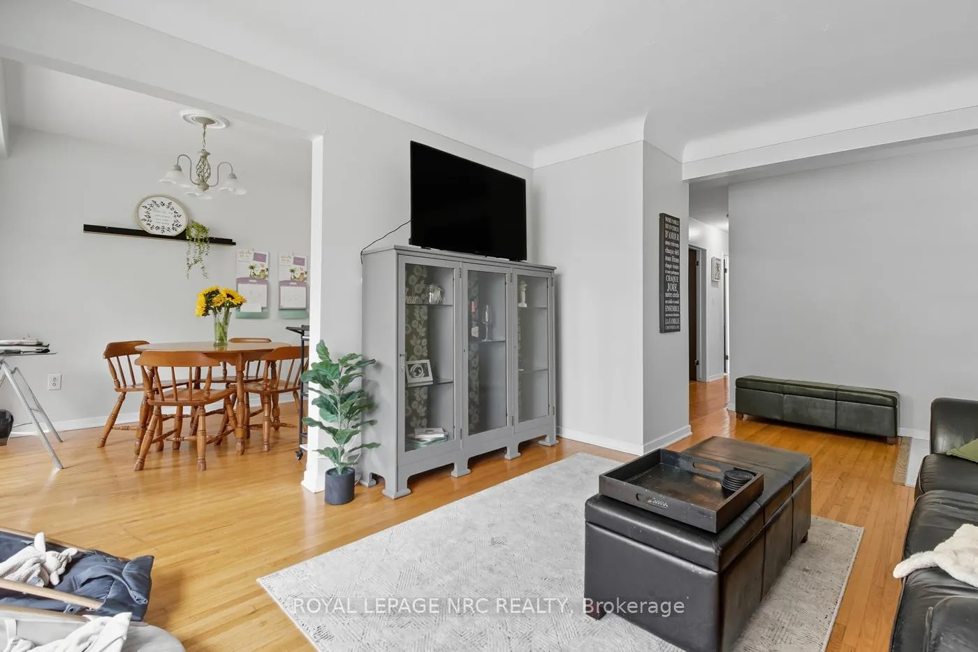 Photo 10 of 243 Gross Avenue, Welland, Broadway — HOMEH
