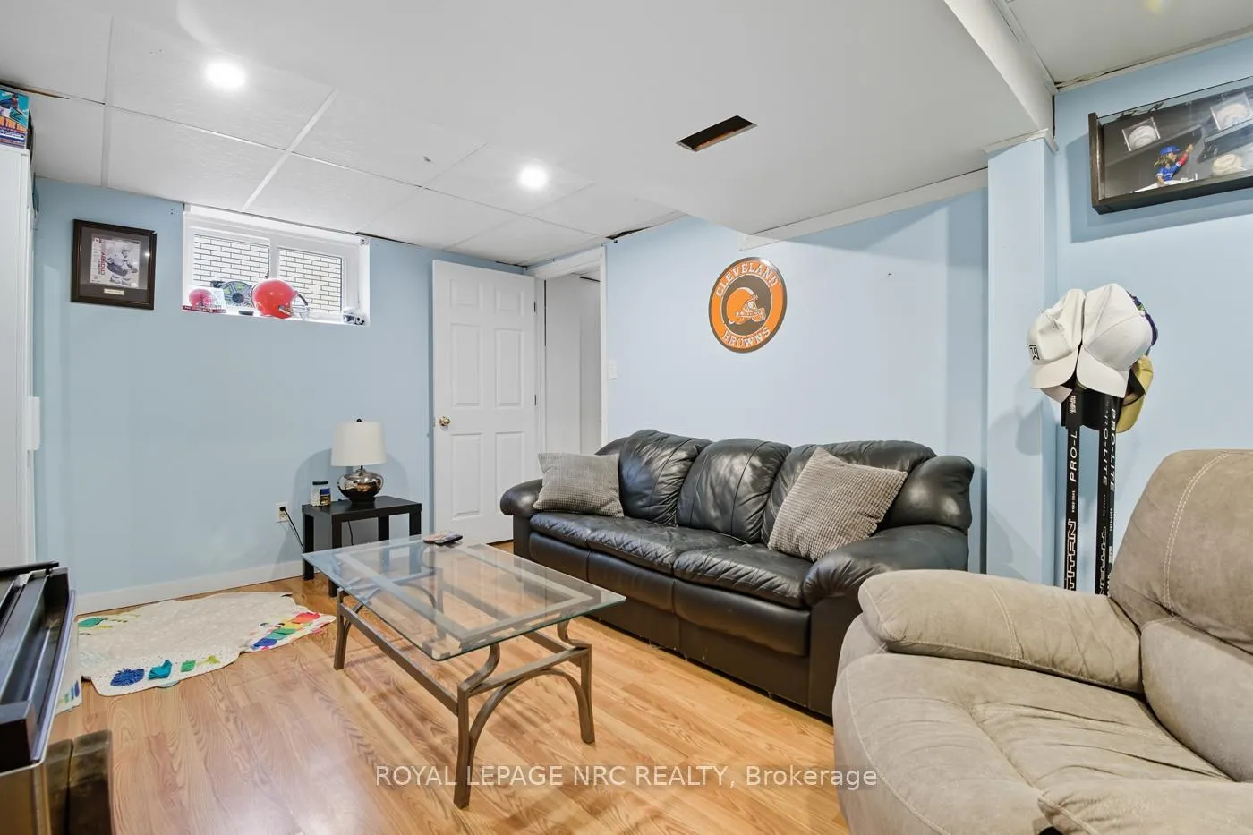 Photo 24 of 243 Gross Avenue, Welland, Broadway — HOMEH
