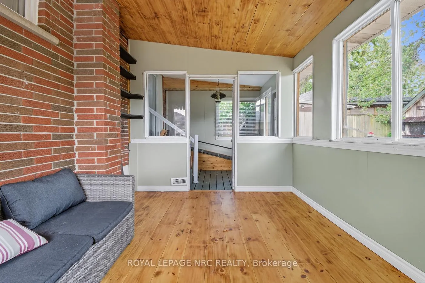 Photo 26 of 243 Gross Avenue, Welland, Broadway — HOMEH