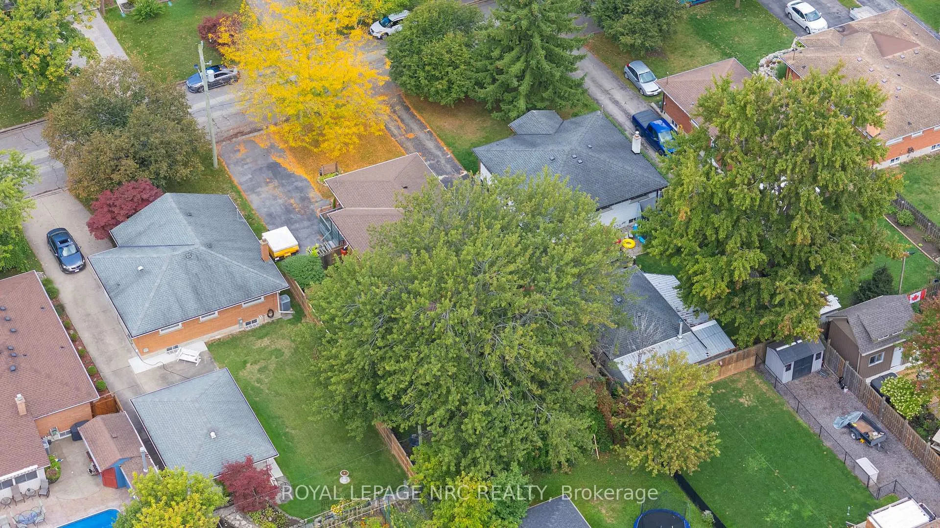 Photo 29 of 243 Gross Avenue, Welland, Broadway — HOMEH