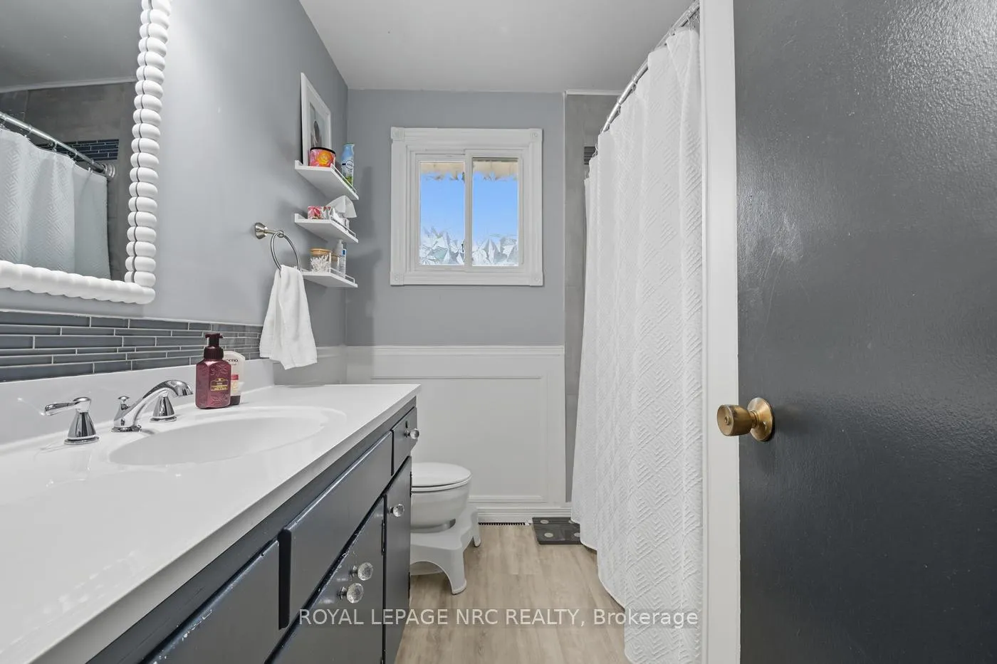 Photo 30 of 243 Gross Avenue, Welland, Broadway — HOMEH