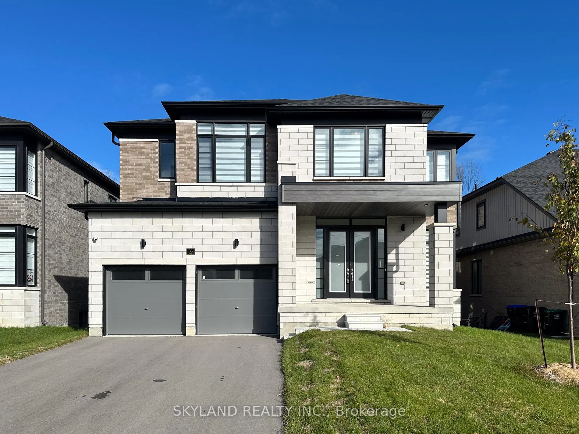 Front of 33 Del Ray Crescent