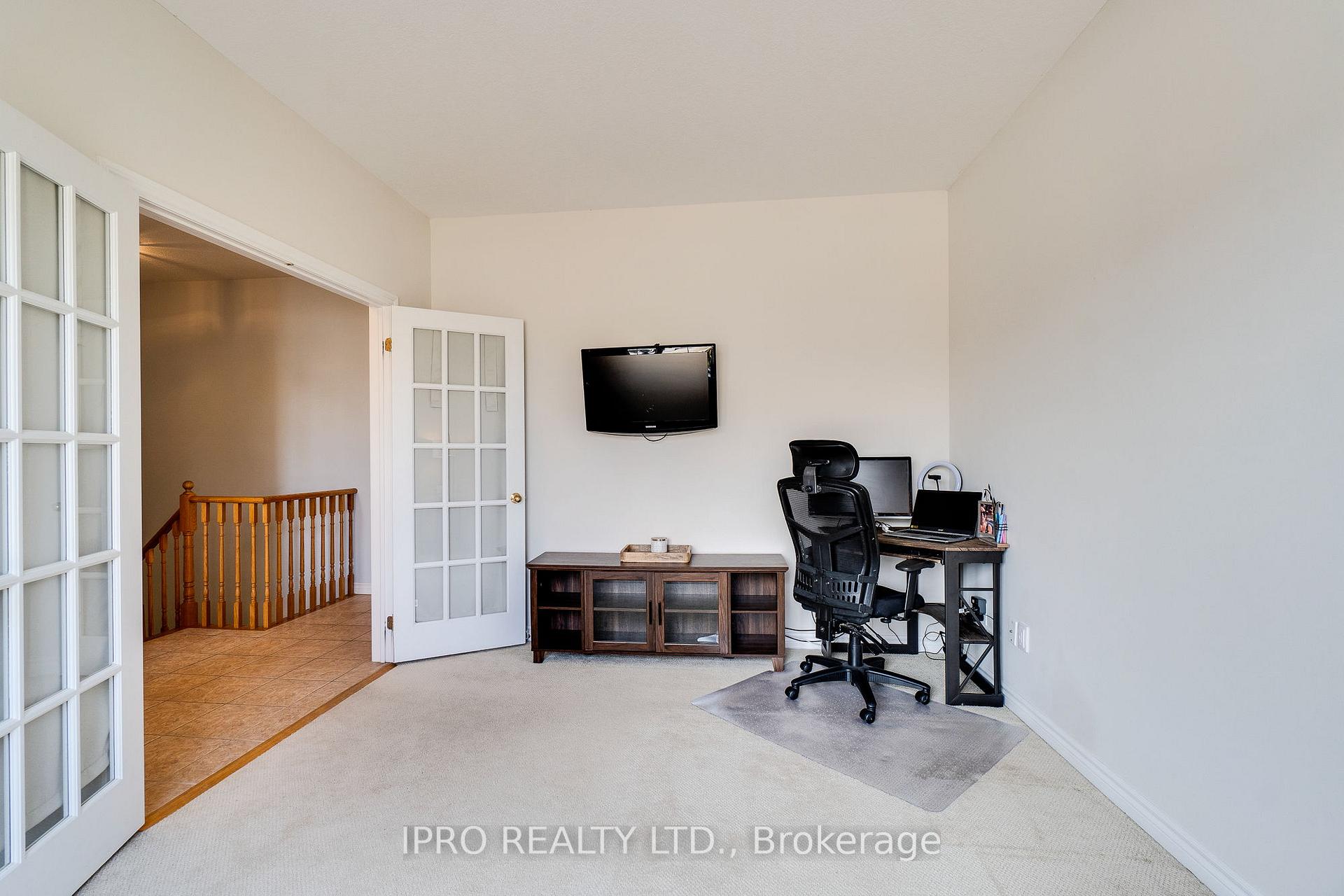 Photo 3 of 26 Ferris Drive S, Wellesley — HOMEH