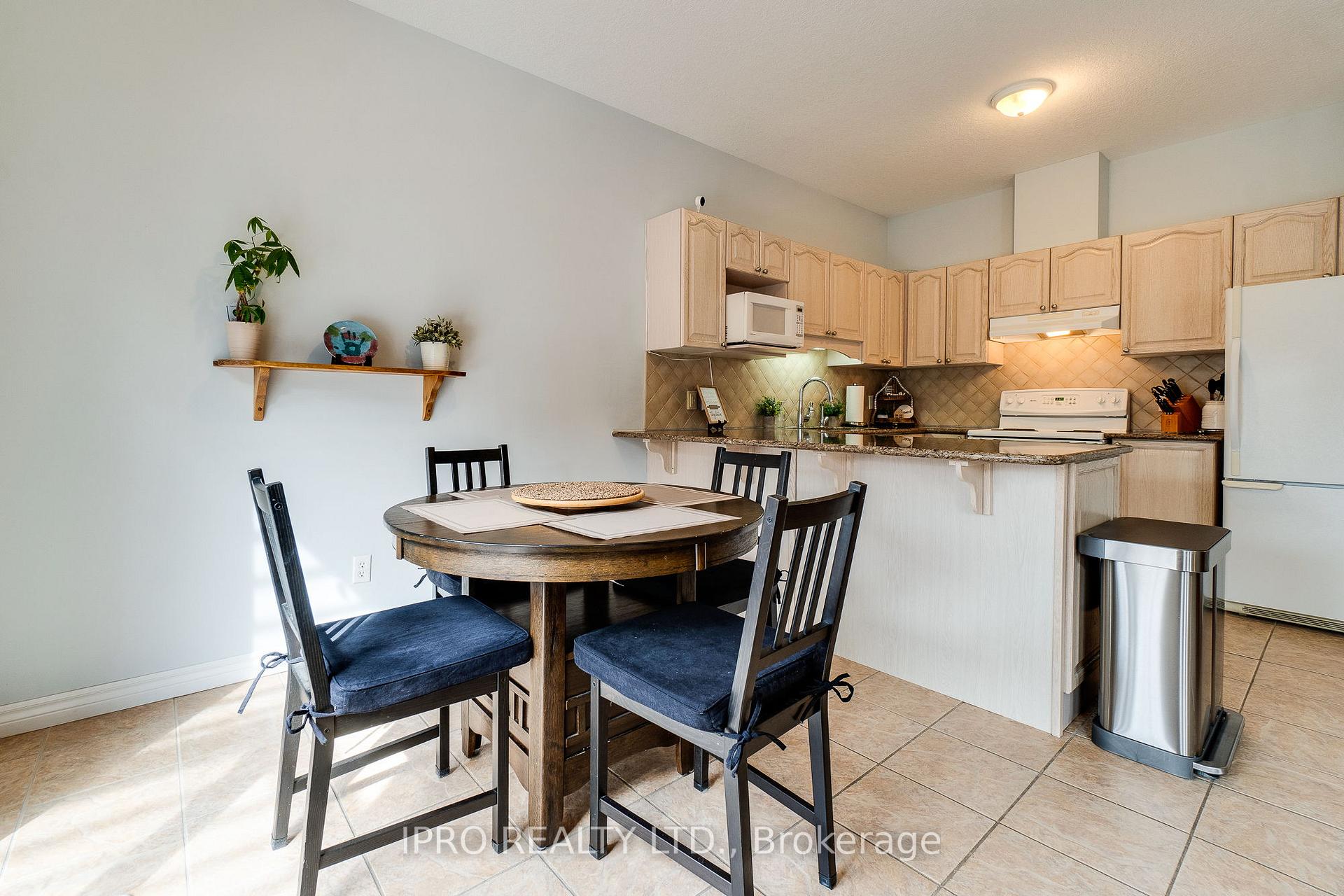 Photo 10 of 26 Ferris Drive S, Wellesley — HOMEH