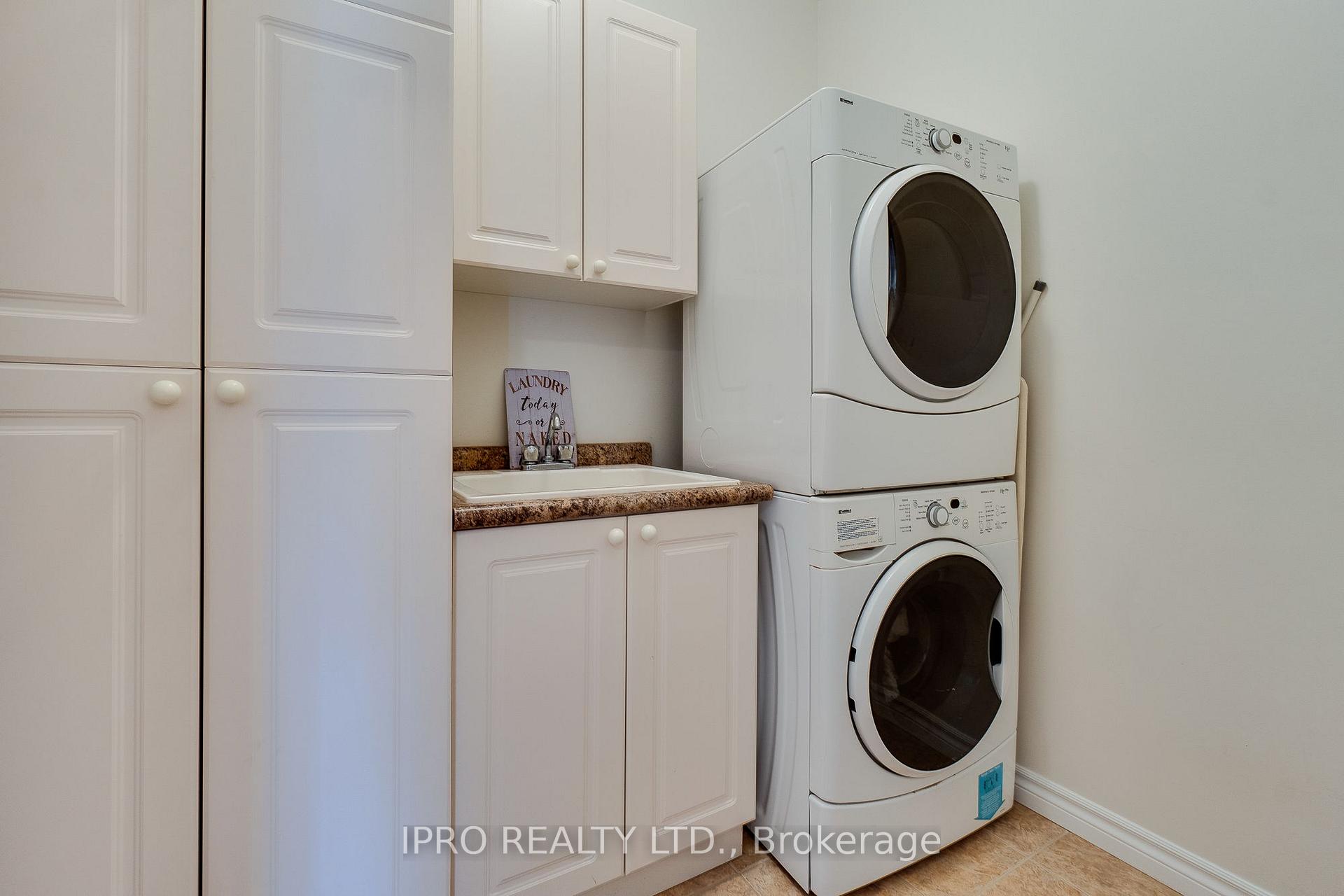 Photo 17 of 26 Ferris Drive S, Wellesley — HOMEH