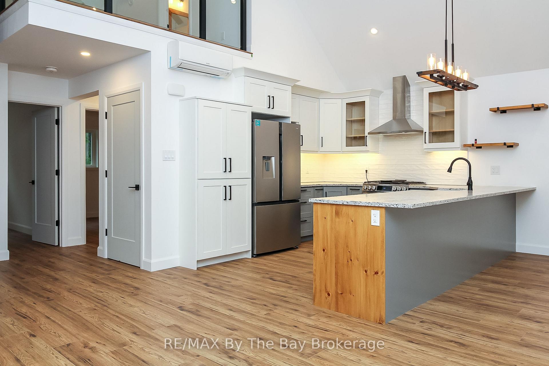 Photo 10 of 181 Knox Road E, Wasaga Beach — HOMEH