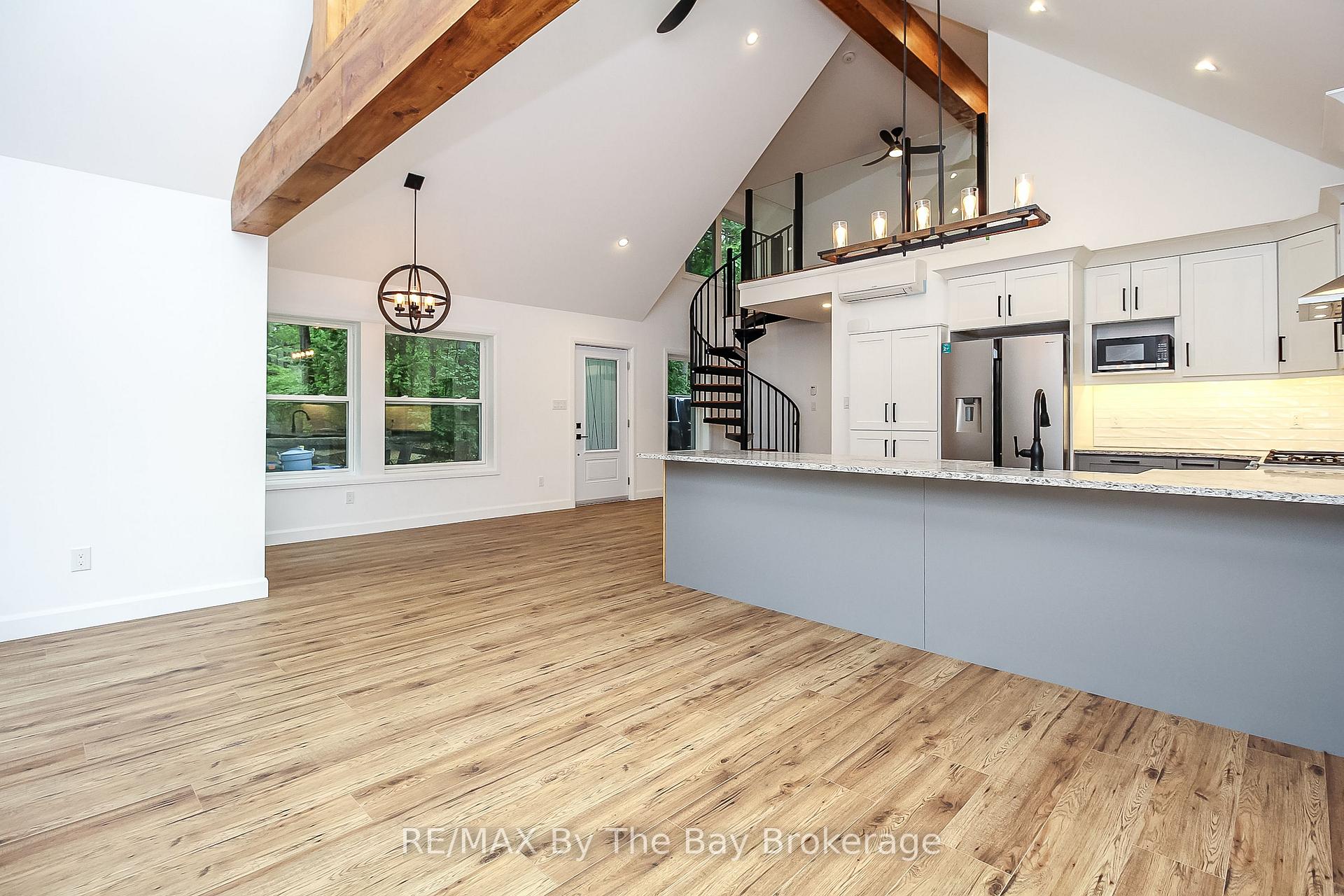 Photo 11 of 181 Knox Road E, Wasaga Beach — HOMEH