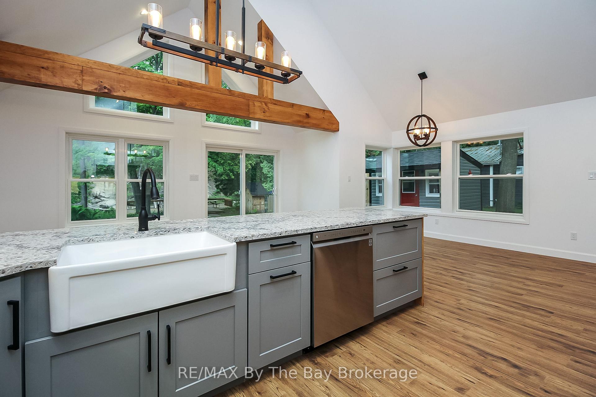 Photo 19 of 181 Knox Road E, Wasaga Beach — HOMEH