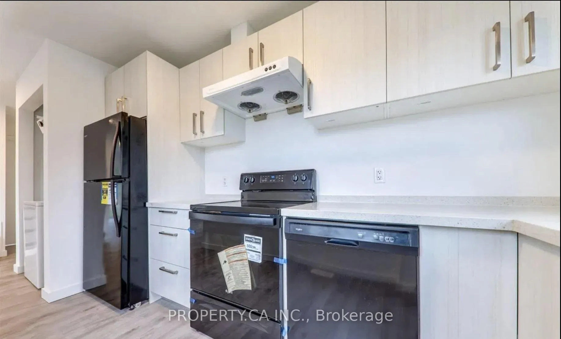 Photo 8 of Unit Upper, 3 Waterleaf Trail, Welland, Broadway — HOMEH