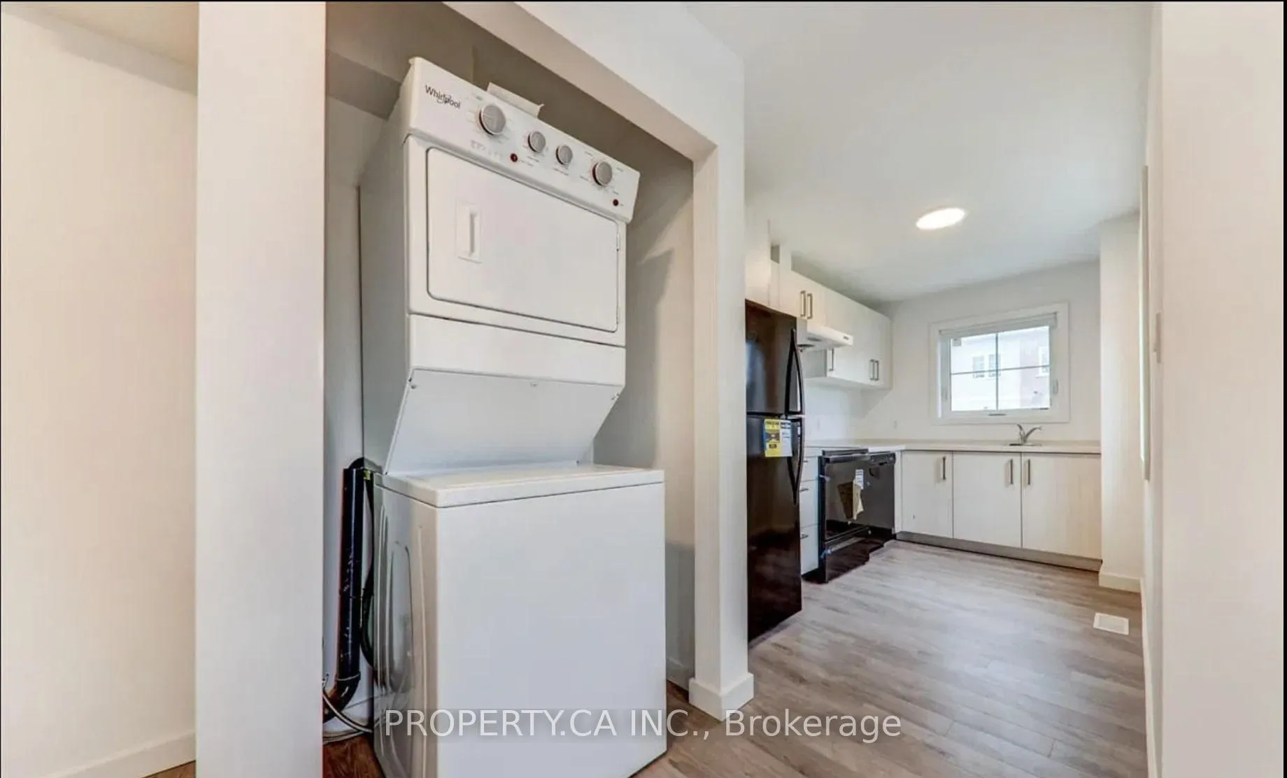 Photo 9 of Unit Upper, 3 Waterleaf Trail, Welland, Broadway — HOMEH