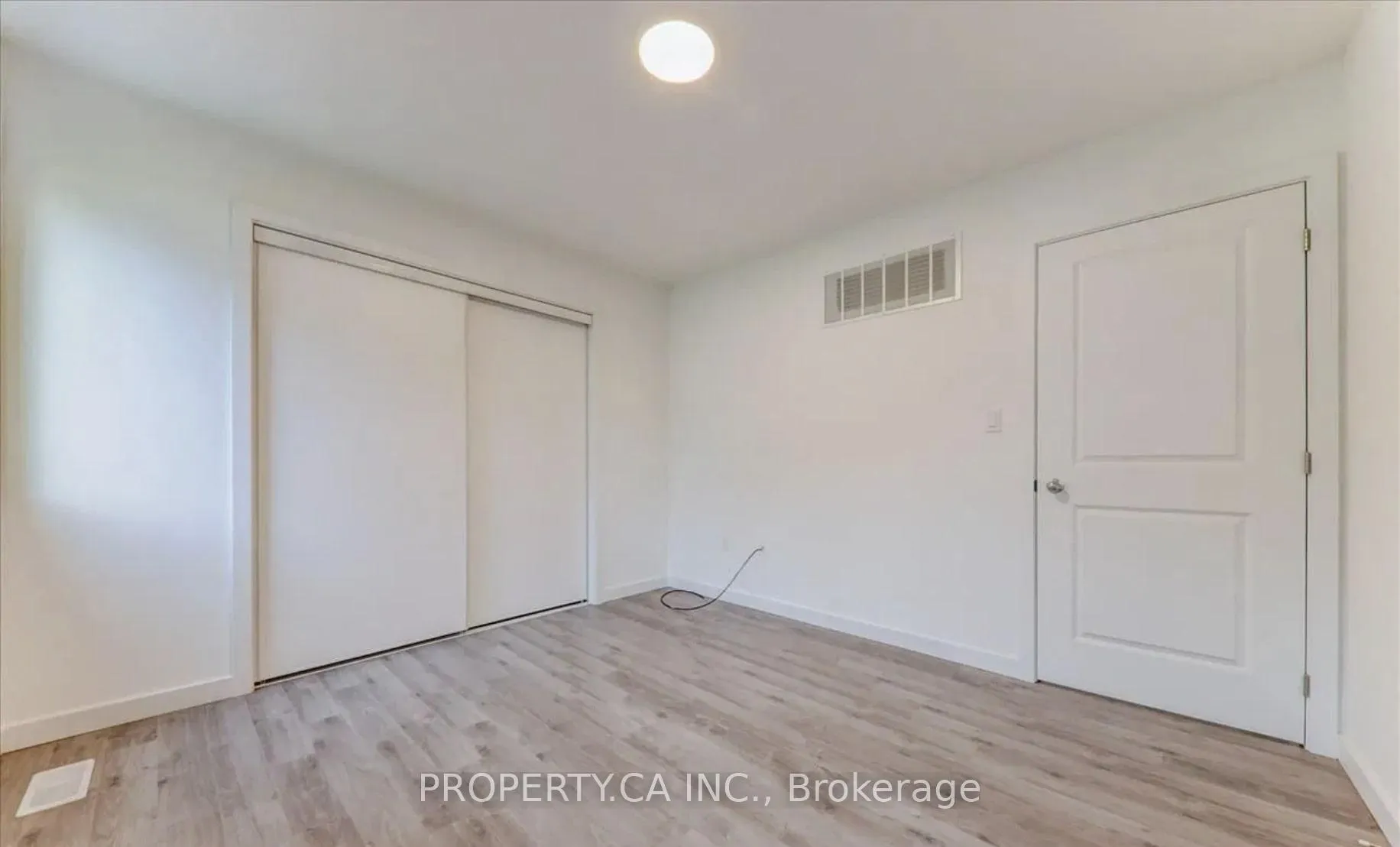 Photo 11 of Unit Upper, 3 Waterleaf Trail, Welland, Broadway — HOMEH