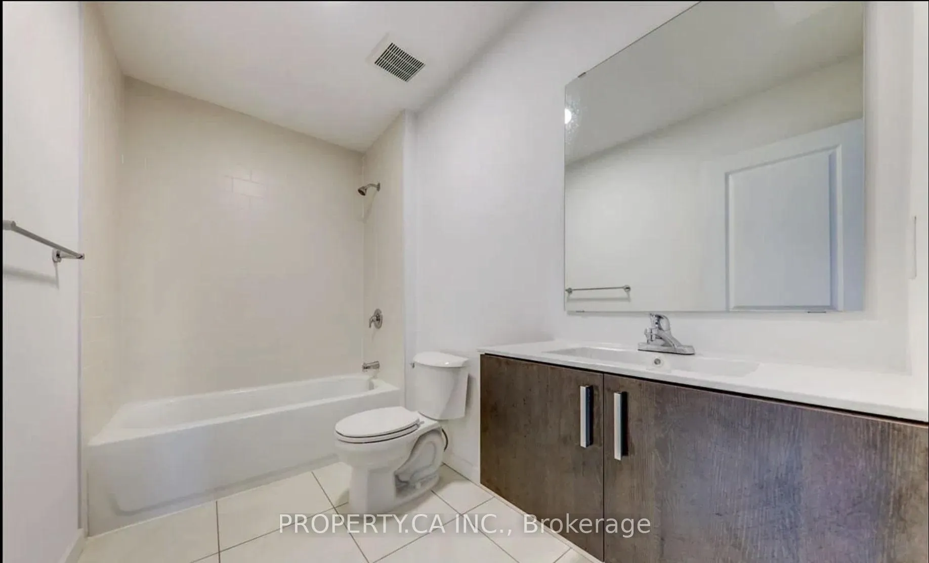 Photo 12 of Unit Upper, 3 Waterleaf Trail, Welland, Broadway — HOMEH