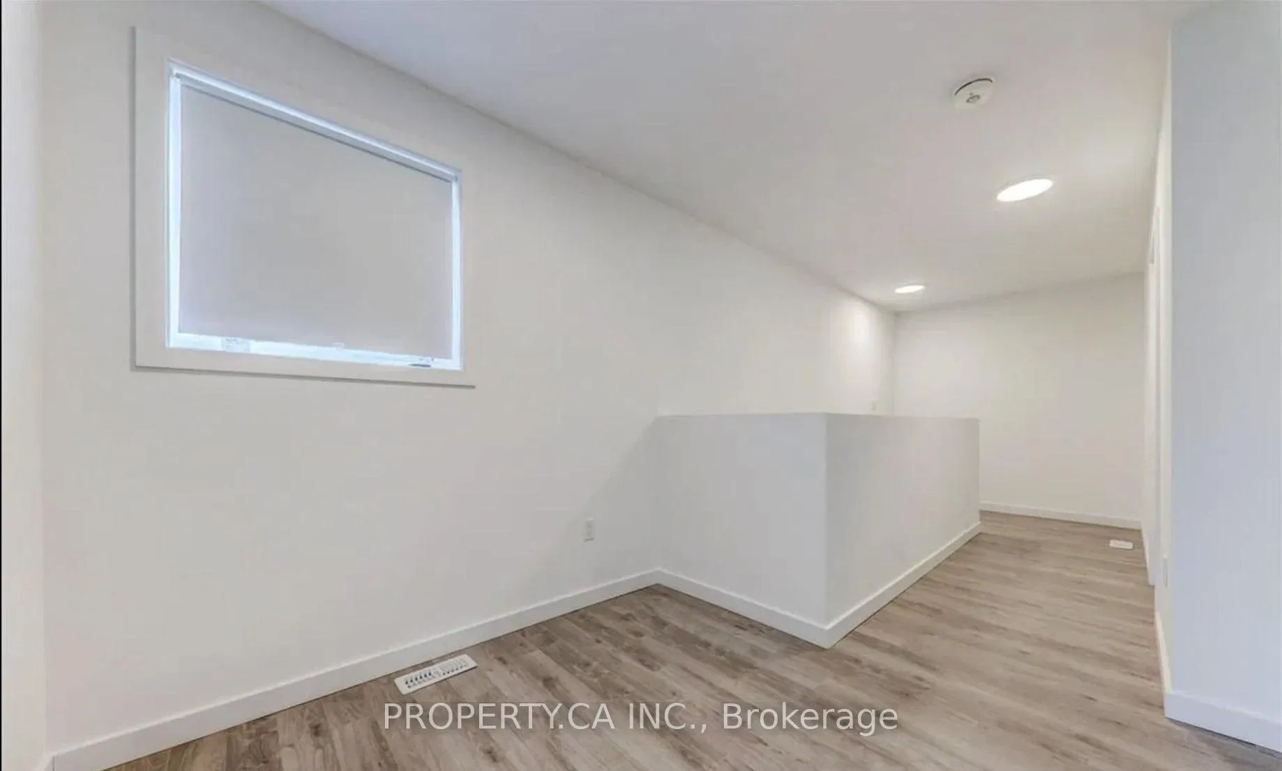 Photo 13 of Unit Upper, 3 Waterleaf Trail, Welland, Broadway — HOMEH