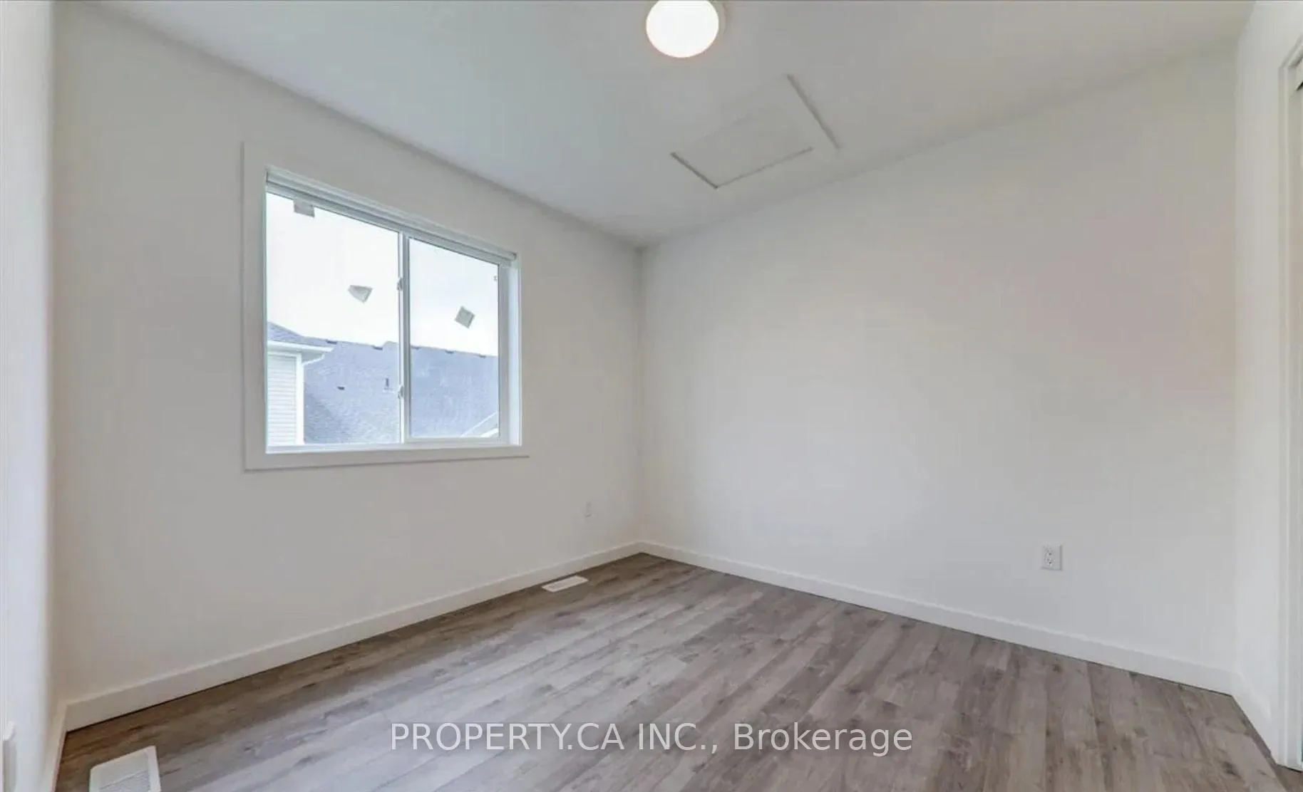 Photo 14 of Unit Upper, 3 Waterleaf Trail, Welland, Broadway — HOMEH