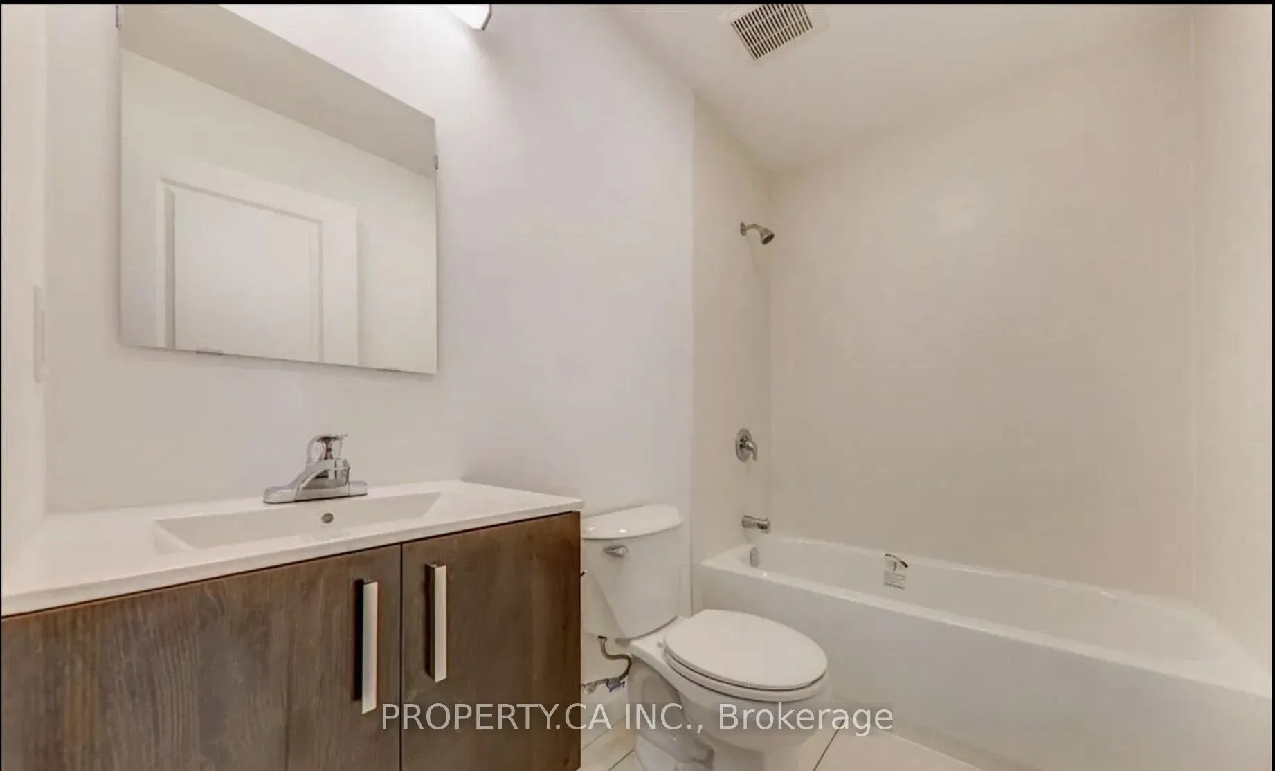 Photo 16 of Unit Upper, 3 Waterleaf Trail, Welland, Broadway — HOMEH