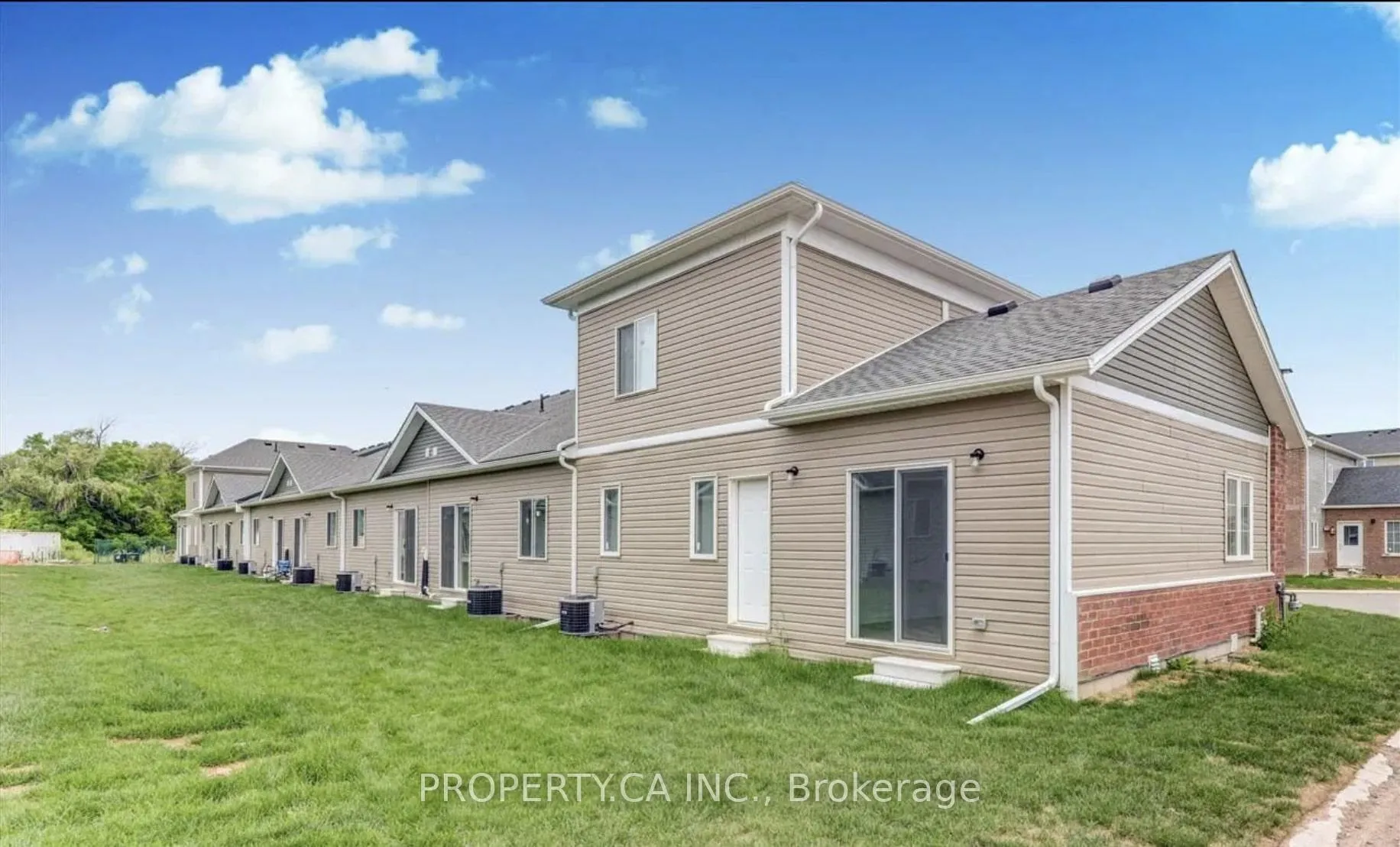 Photo 23 of Unit Upper, 3 Waterleaf Trail, Welland, Broadway — HOMEH