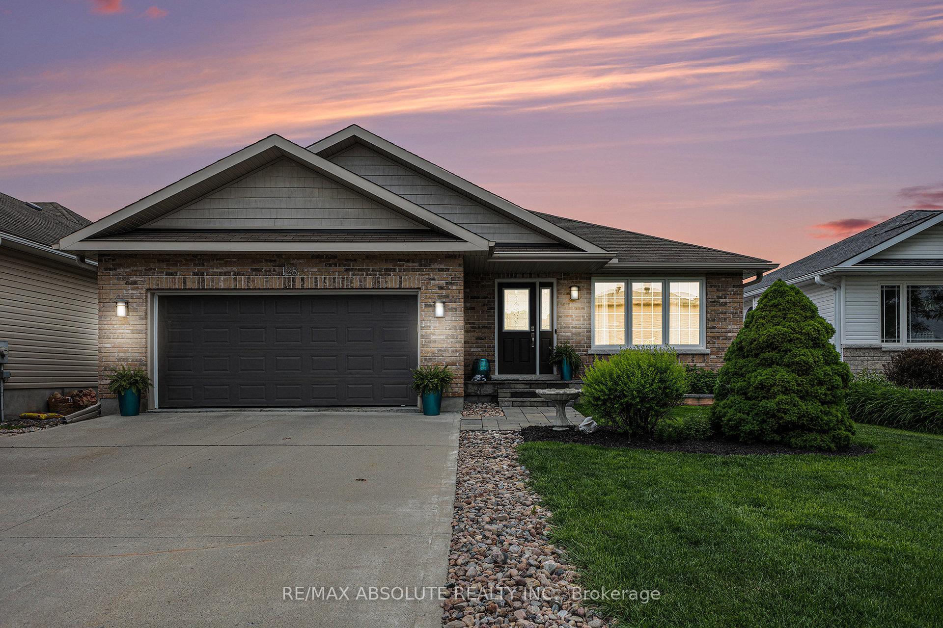Photo 1 of 128 Mclachlin Street S, Arnprior — HOMEH