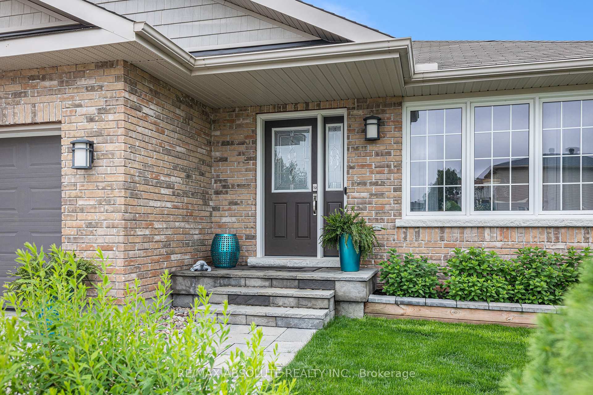 Photo 3 of 128 Mclachlin Street S, Arnprior — HOMEH