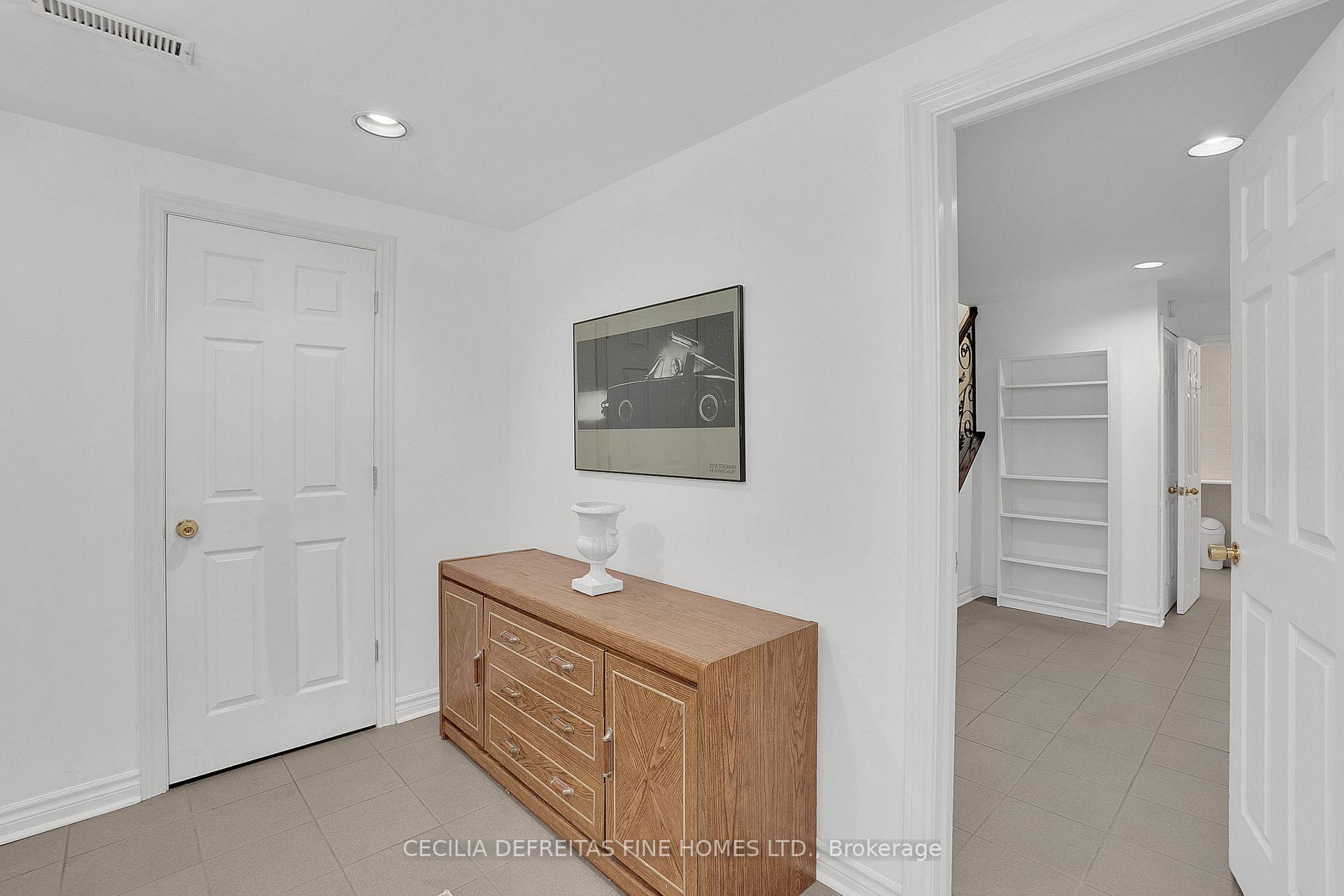 Photo 5 of Unit Bsmt, 249 Dante Court, Vaughan, East Woodbridge — HOMEH