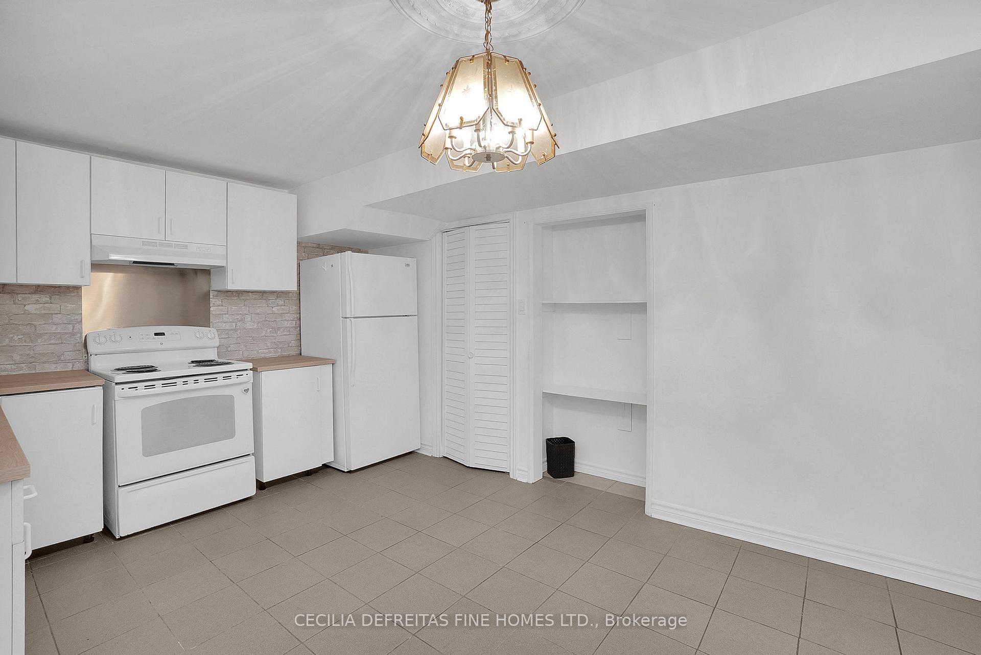 Photo 10 of Unit Bsmt, 249 Dante Court, Vaughan, East Woodbridge — HOMEH