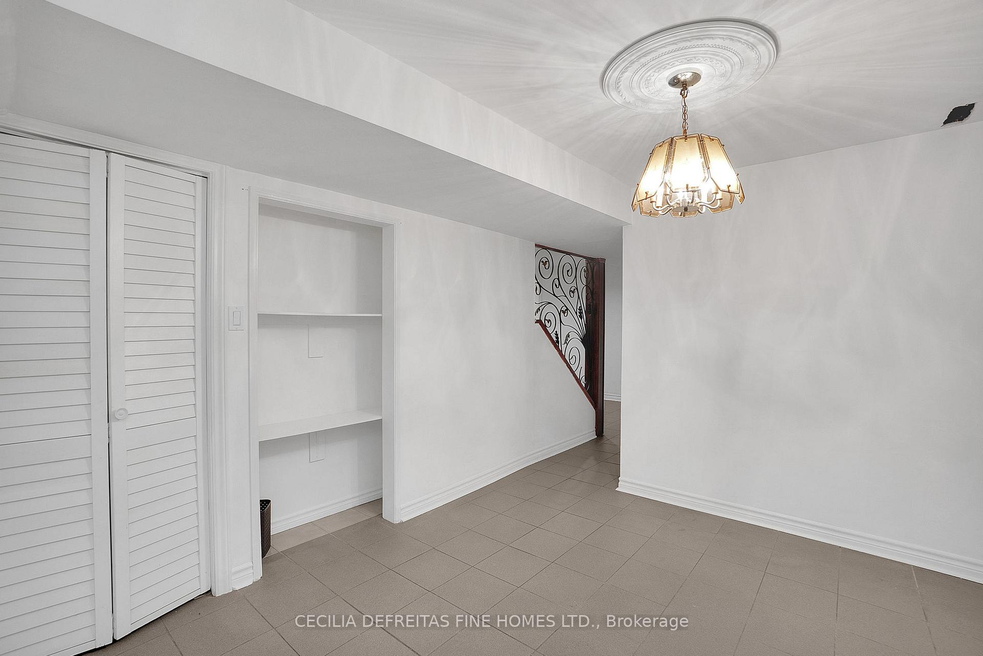 Photo 11 of Unit Bsmt, 249 Dante Court, Vaughan, East Woodbridge — HOMEH
