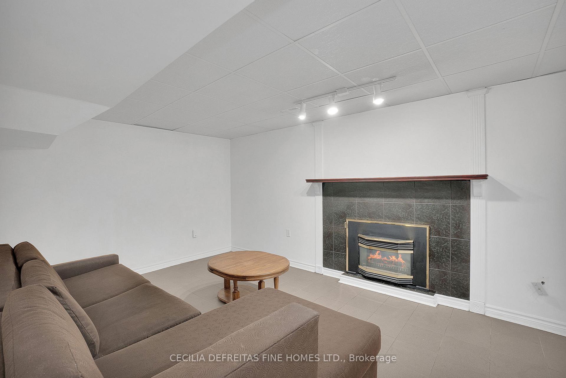 Photo 13 of Unit Bsmt, 249 Dante Court, Vaughan, East Woodbridge — HOMEH