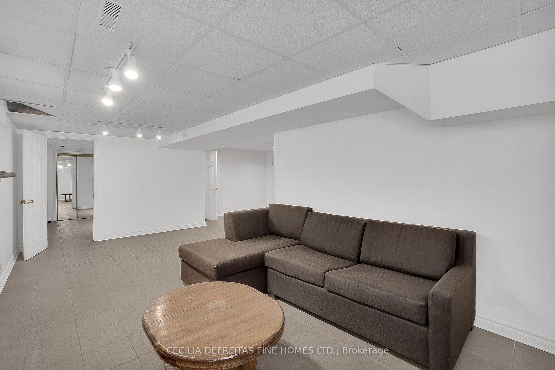 Photo 15 of Unit Bsmt, 249 Dante Court, Vaughan, East Woodbridge — HOMEH
