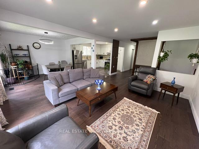 Photo 28 of 48 Cavalier Place, Waterloo — HOMEH