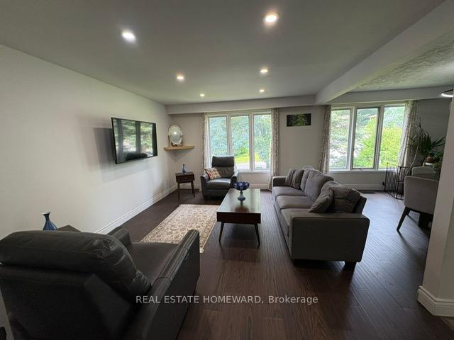 Photo 31 of 48 Cavalier Place, Waterloo — HOMEH