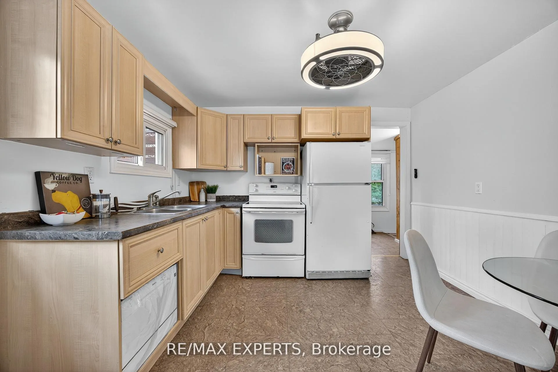 Photo 8 of 48 Sunnidale Road S, Wasaga Beach — HOMEH