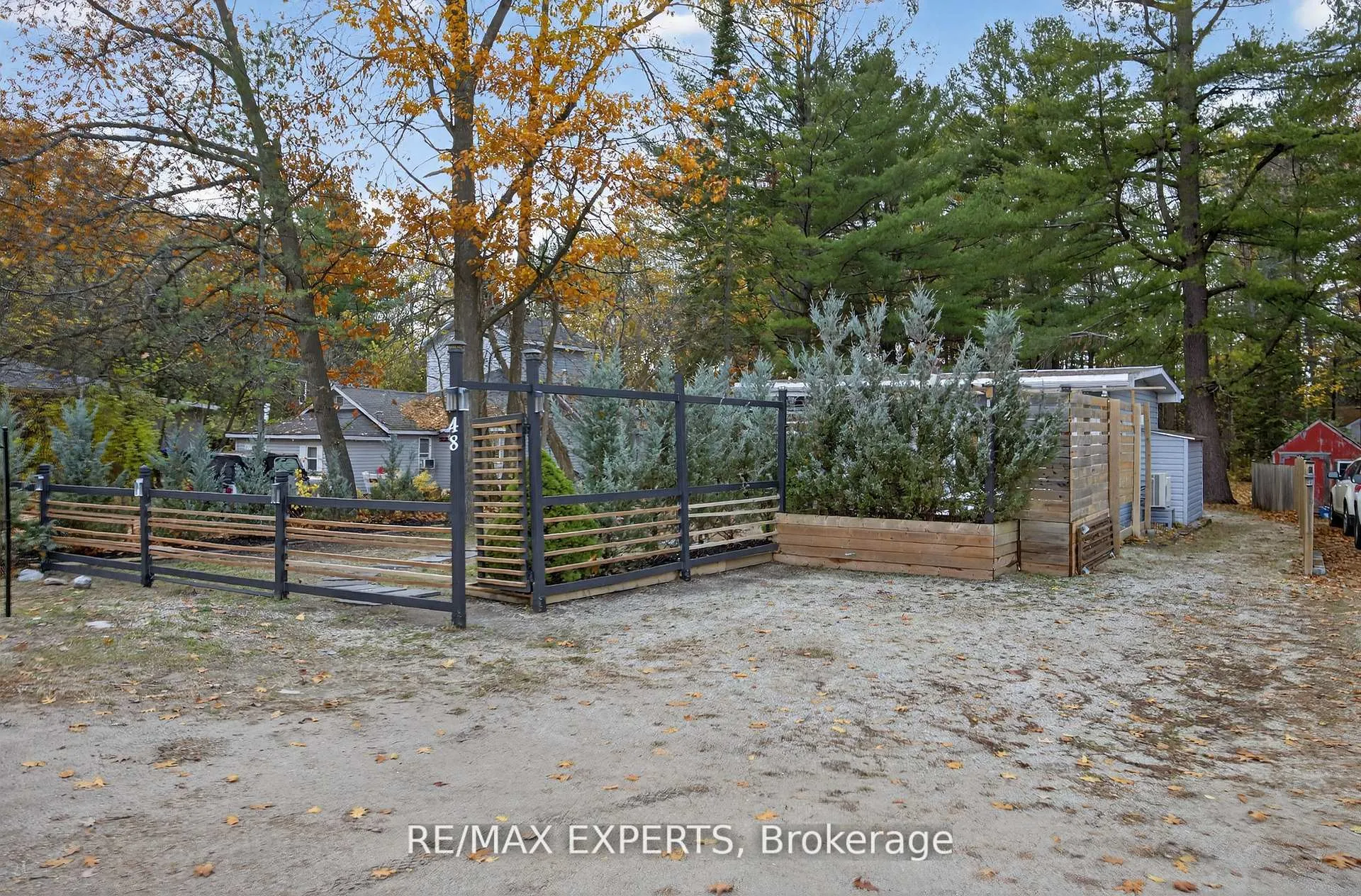 Photo 36 of 48 Sunnidale Road S, Wasaga Beach — HOMEH