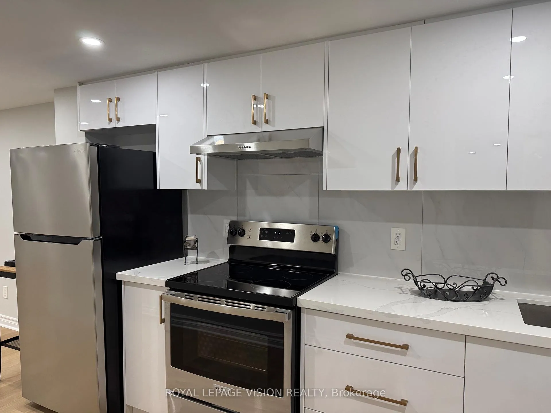 Photo 7 of Unit Basement, 108 Pentland Crescent, Vaughan, Maple — HOMEH