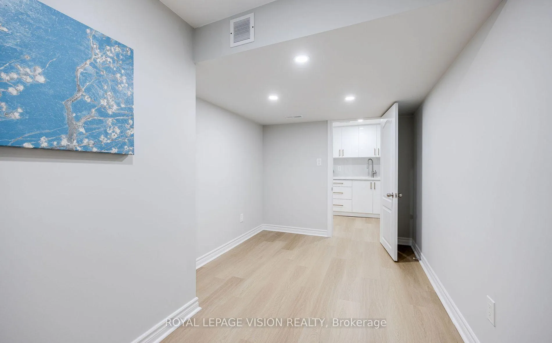Photo 9 of Unit Basement, 108 Pentland Crescent, Vaughan, Maple — HOMEH