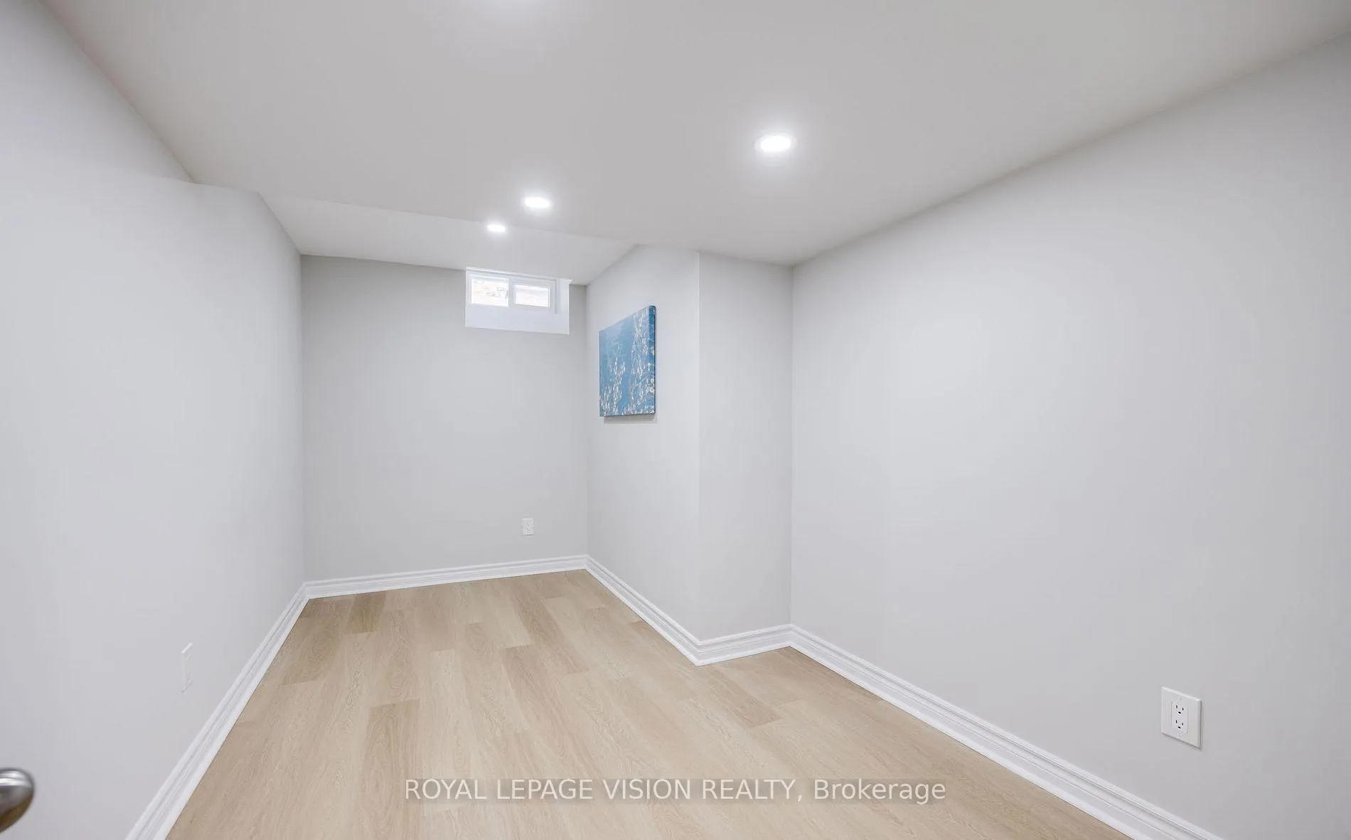 Photo 10 of Unit Basement, 108 Pentland Crescent, Vaughan, Maple — HOMEH