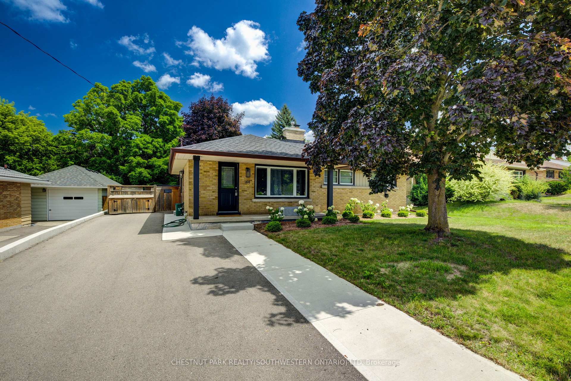 Photo 2 of 144 Ellis Crescent S, Waterloo — HOMEH