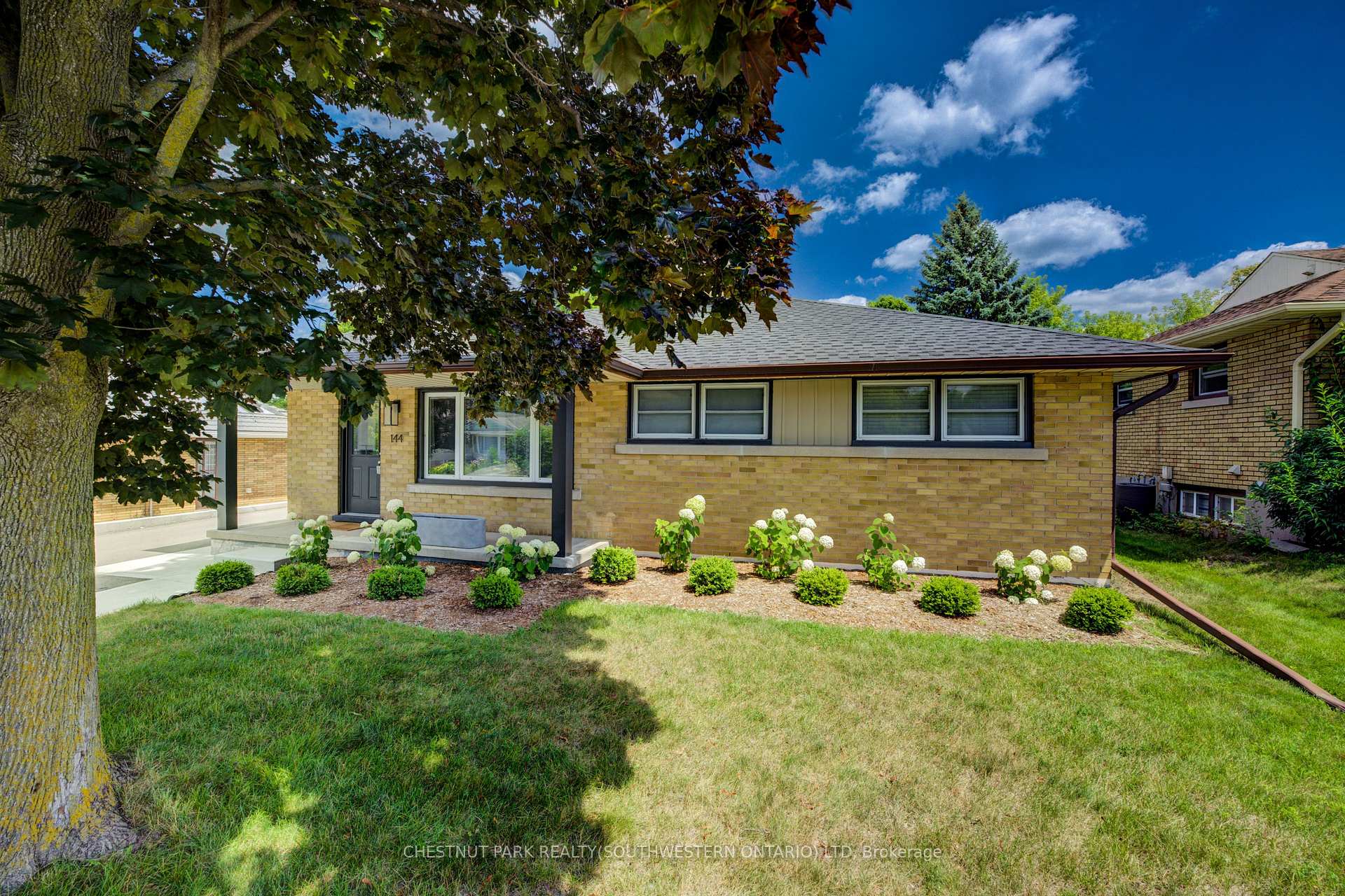 Photo 4 of 144 Ellis Crescent S, Waterloo — HOMEH