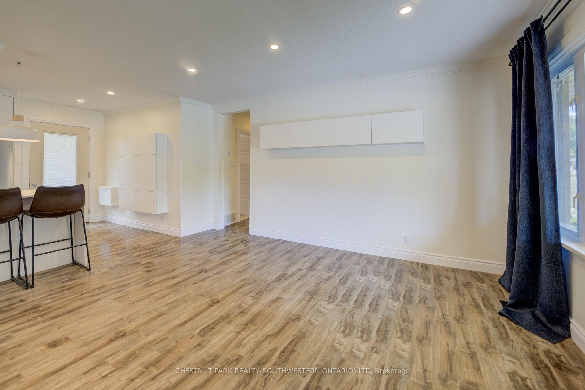 Photo 7 of 144 Ellis Crescent S, Waterloo — HOMEH