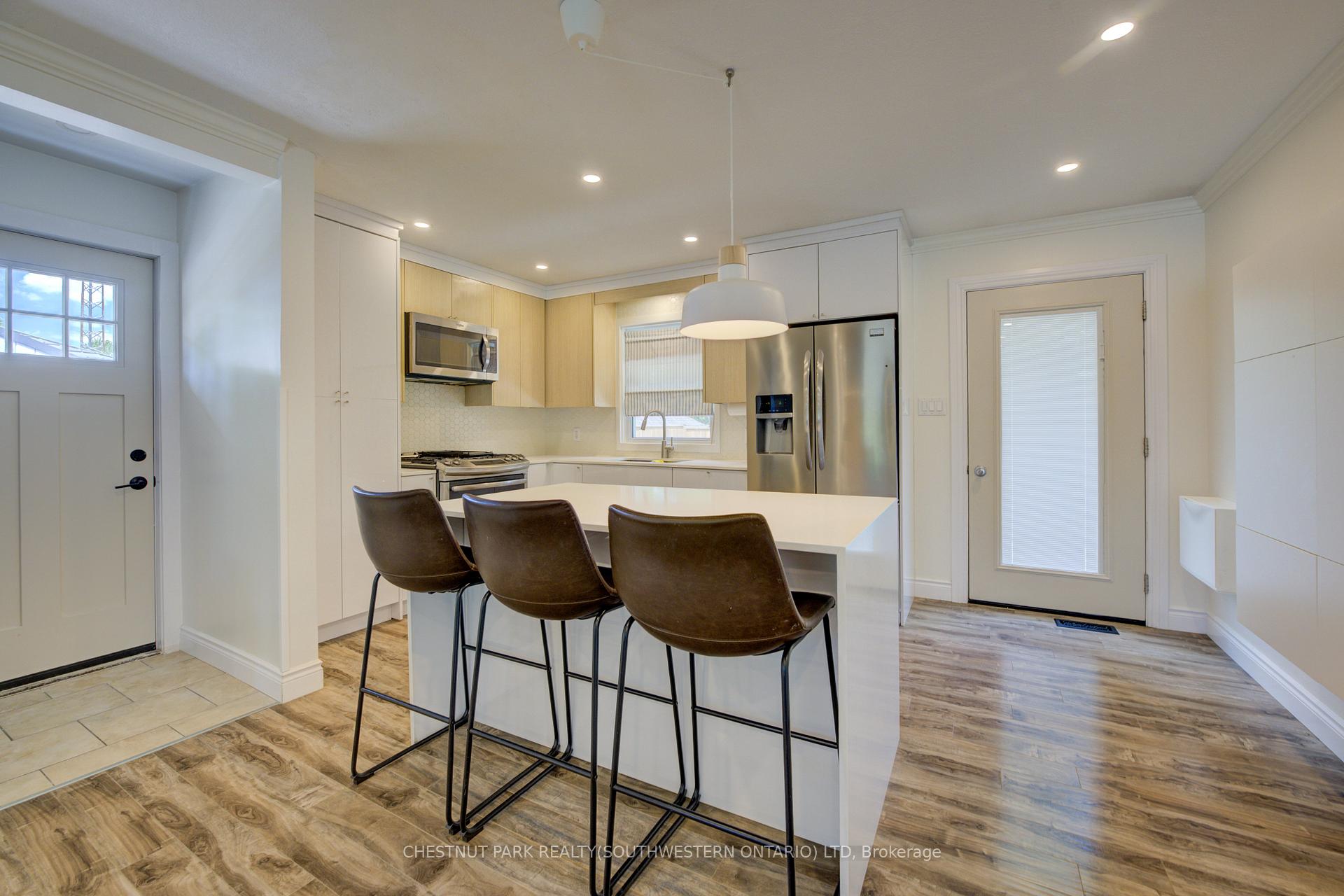 Photo 9 of 144 Ellis Crescent S, Waterloo — HOMEH
