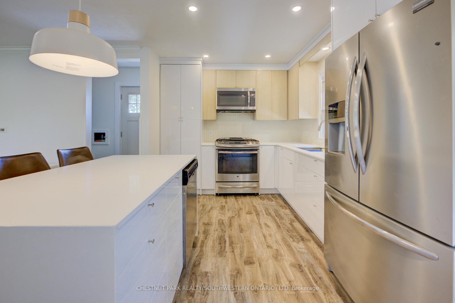 Photo 12 of 144 Ellis Crescent S, Waterloo — HOMEH