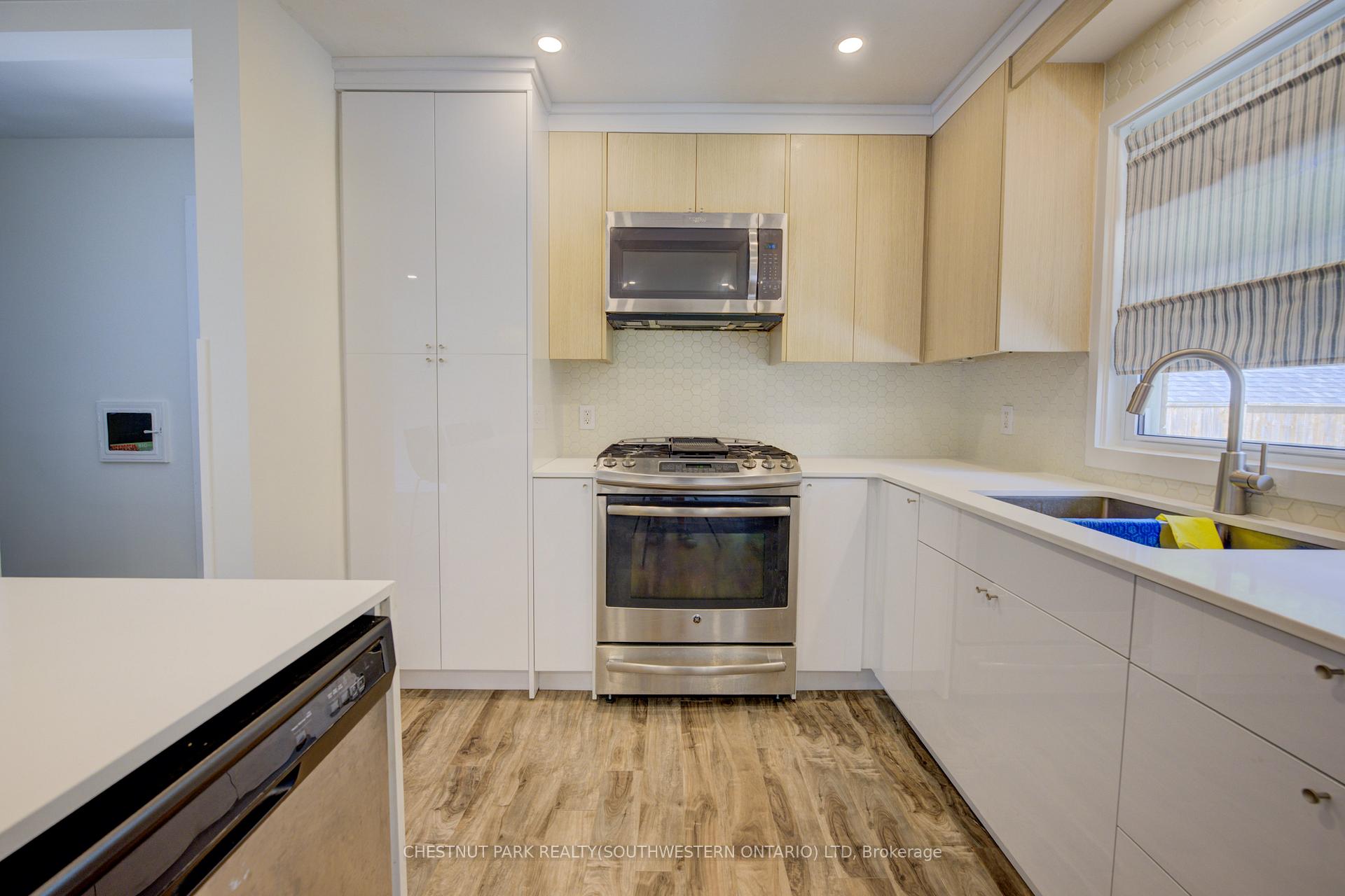Photo 13 of 144 Ellis Crescent S, Waterloo — HOMEH