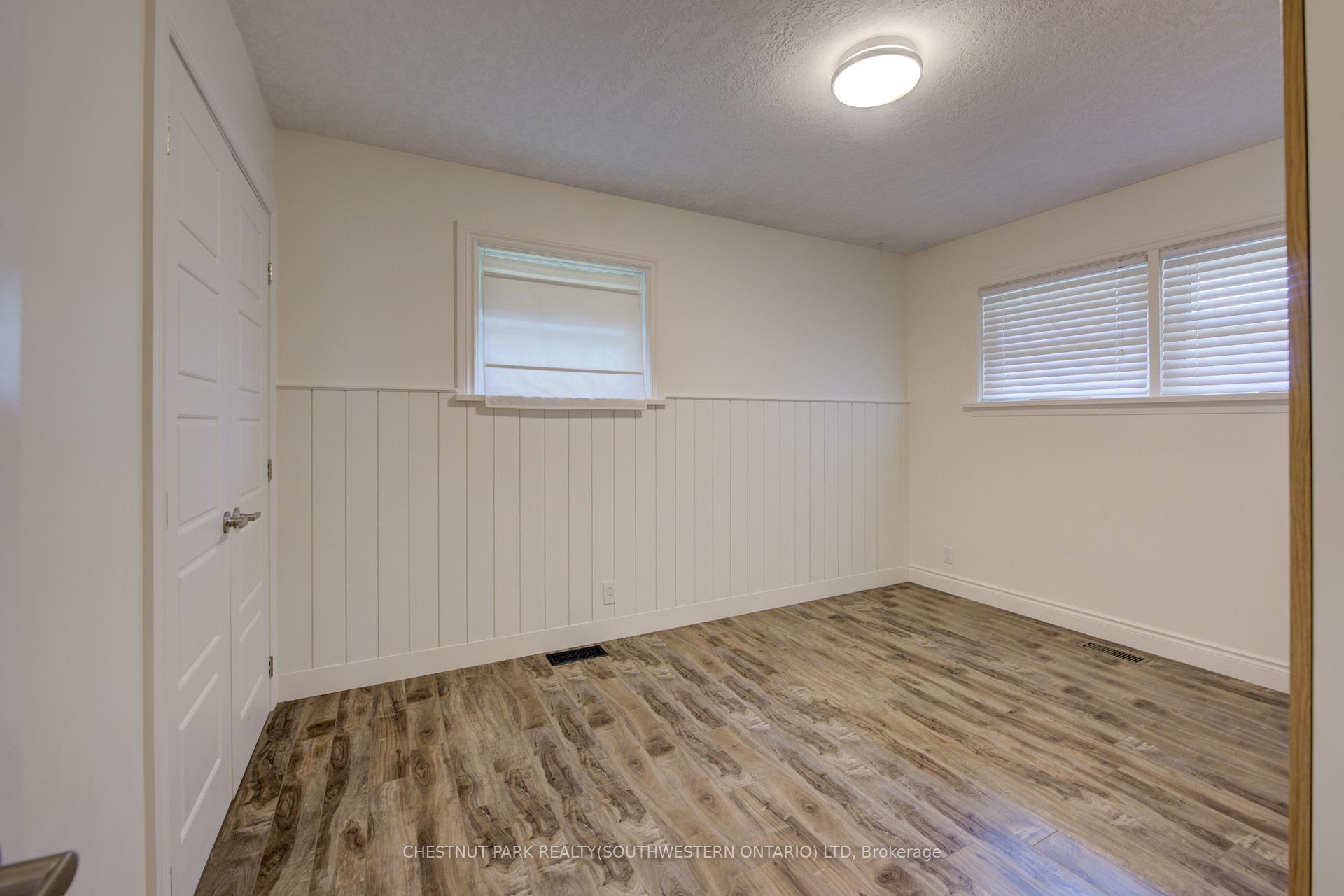 Photo 16 of 144 Ellis Crescent S, Waterloo — HOMEH