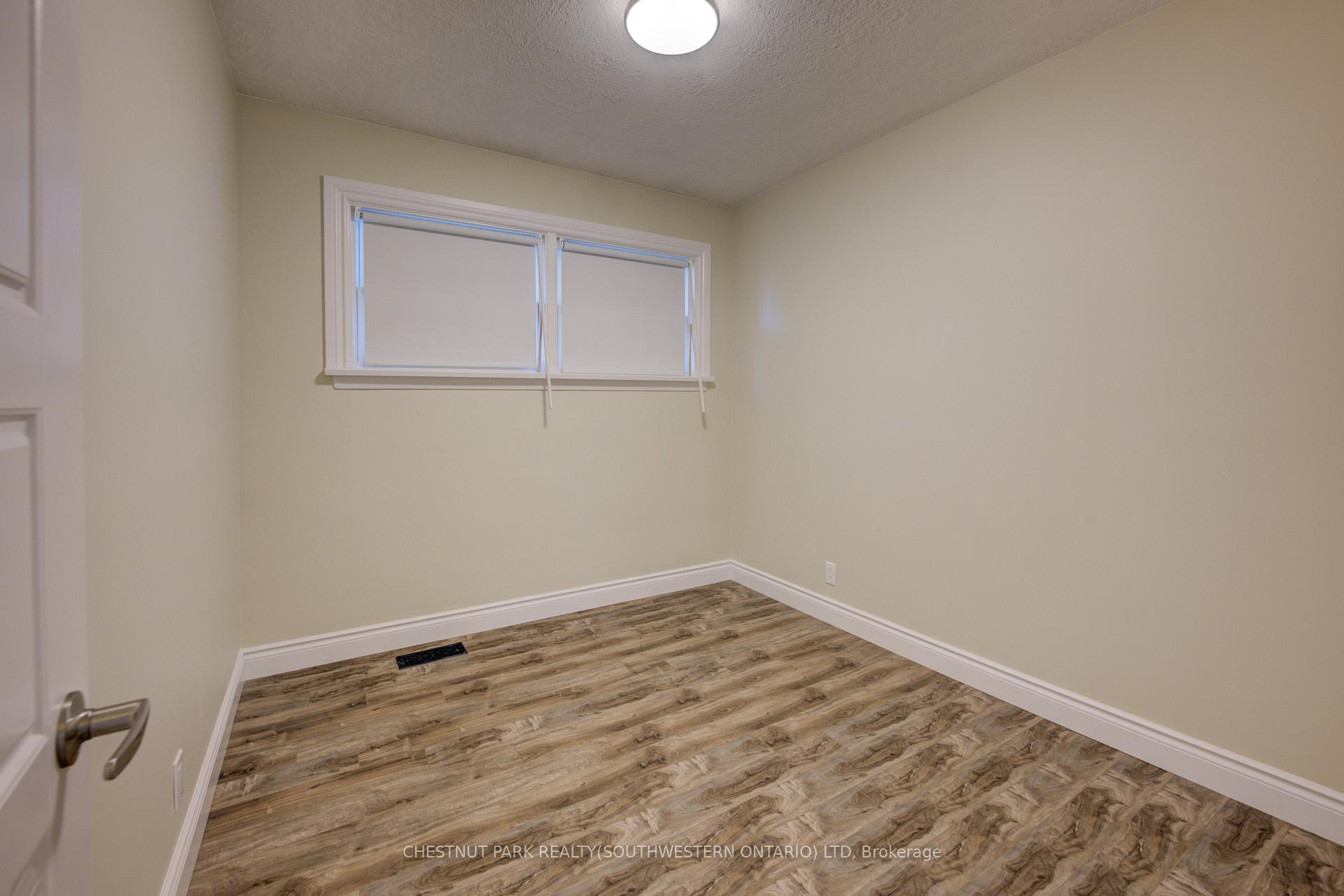 Photo 17 of 144 Ellis Crescent S, Waterloo — HOMEH
