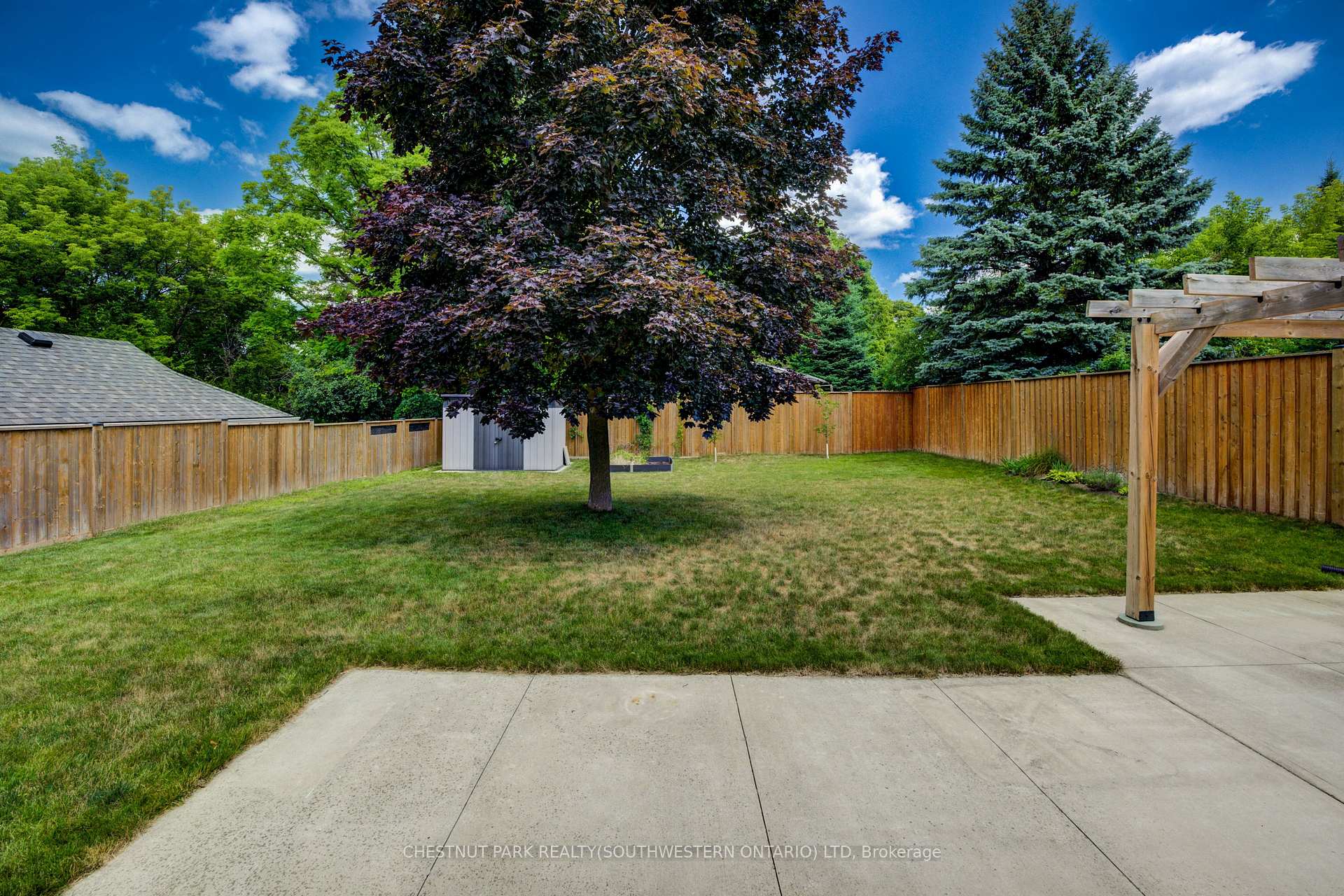 Photo 22 of 144 Ellis Crescent S, Waterloo — HOMEH