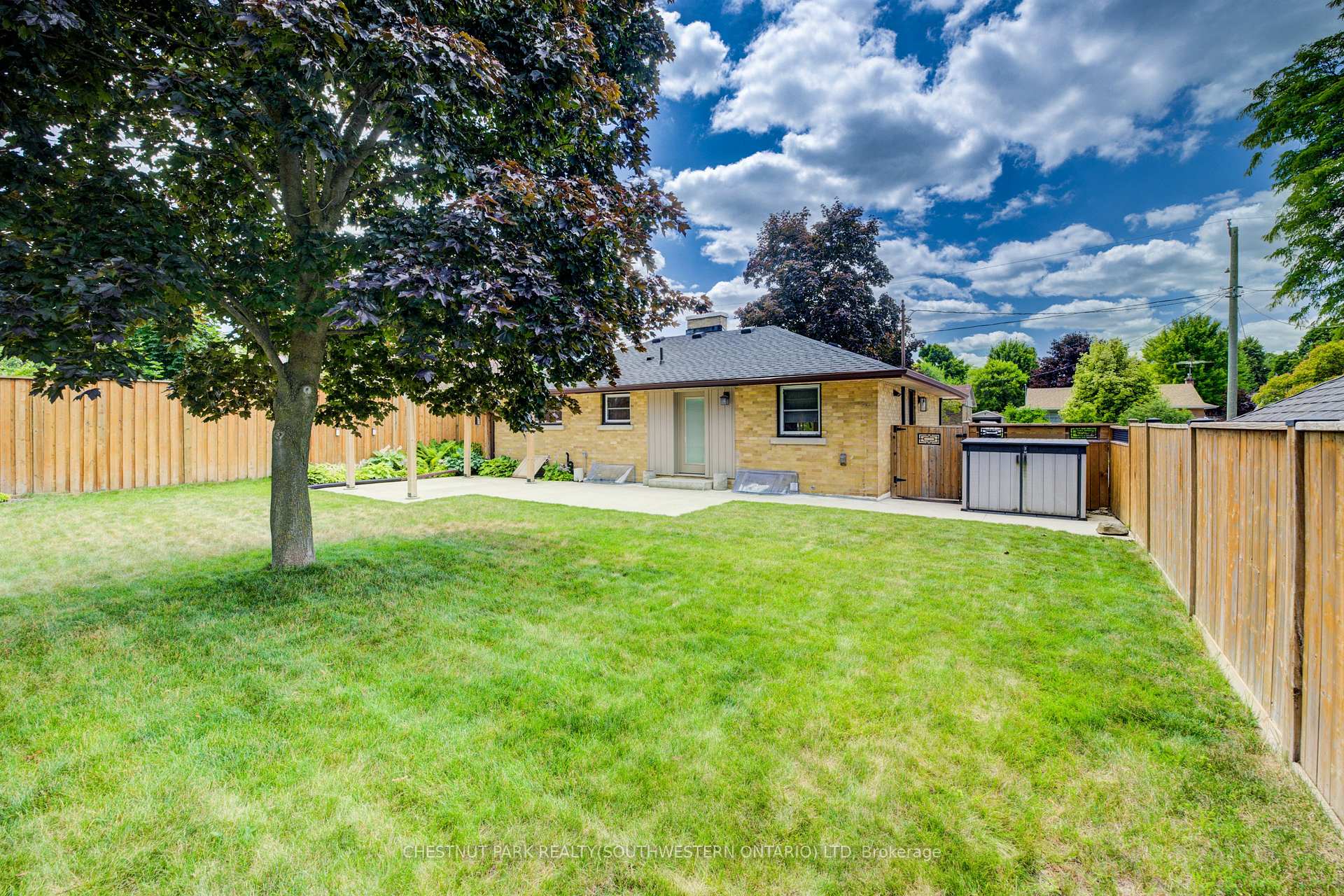 Photo 26 of 144 Ellis Crescent S, Waterloo — HOMEH