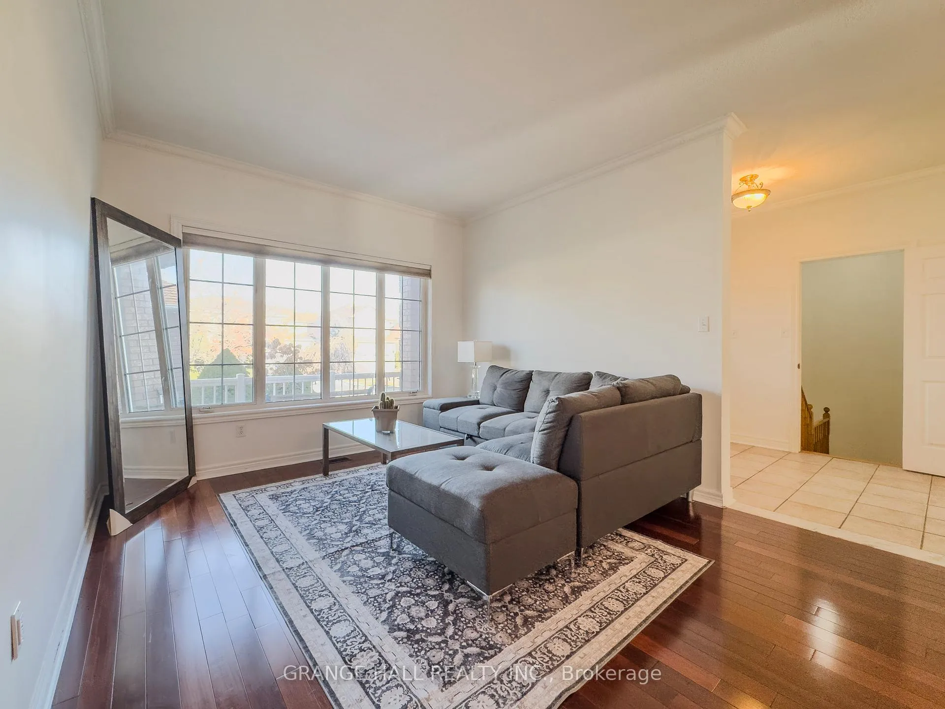Photo 4 of 17 Lomond Avenue, Vaughan, Maple — HOMEH