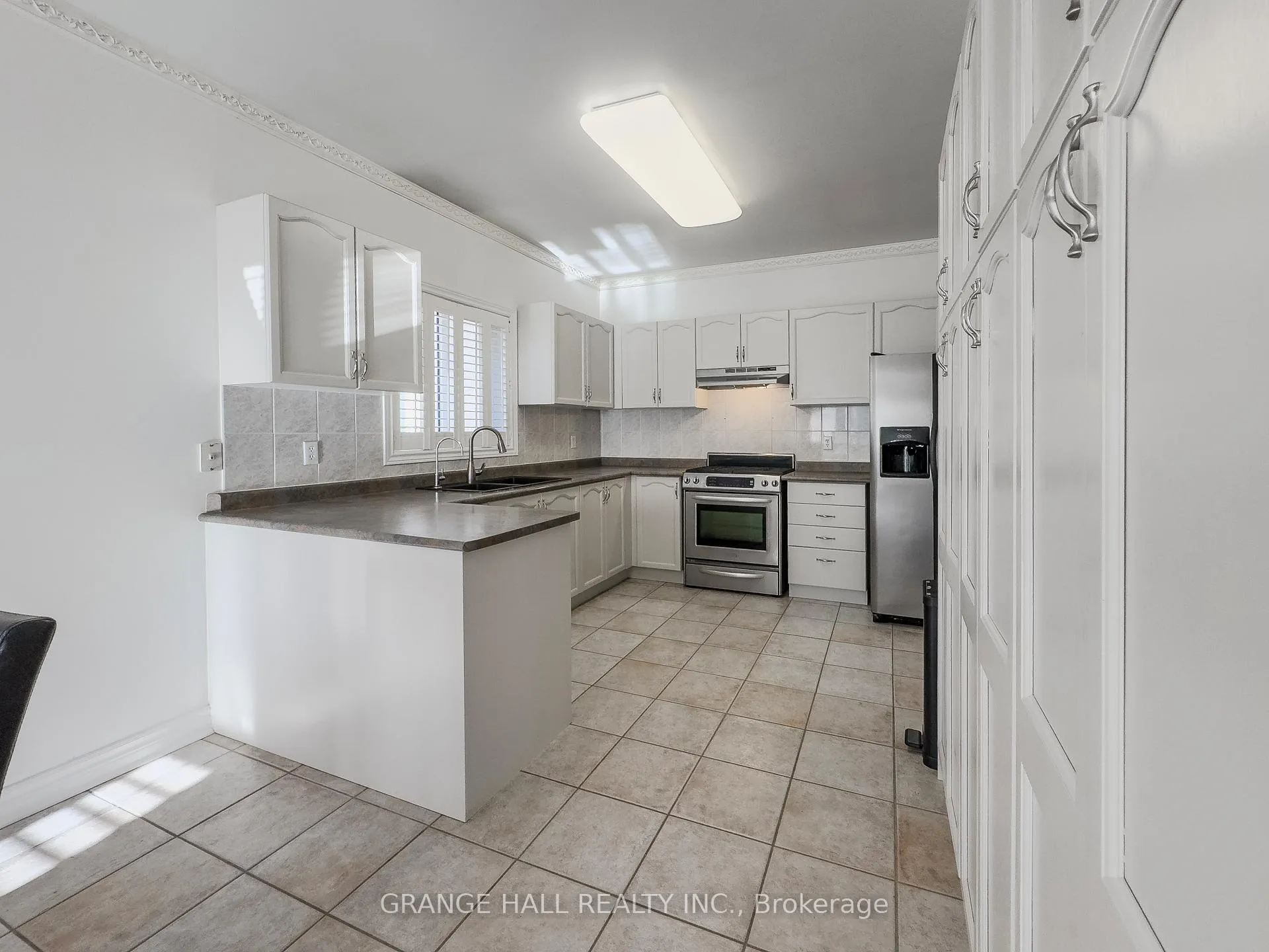 Photo 8 of 17 Lomond Avenue, Vaughan, Maple — HOMEH
