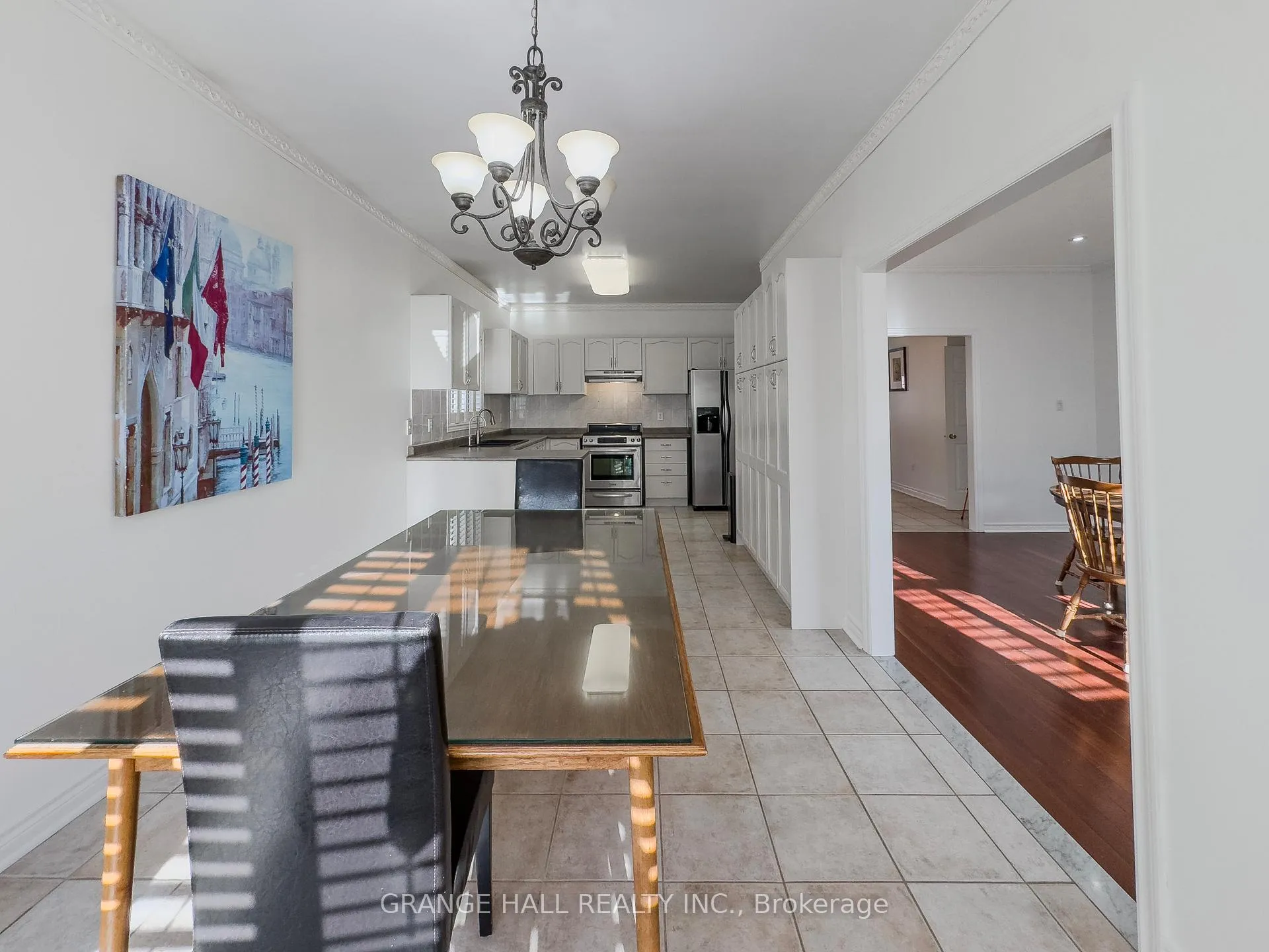 Photo 9 of 17 Lomond Avenue, Vaughan, Maple — HOMEH