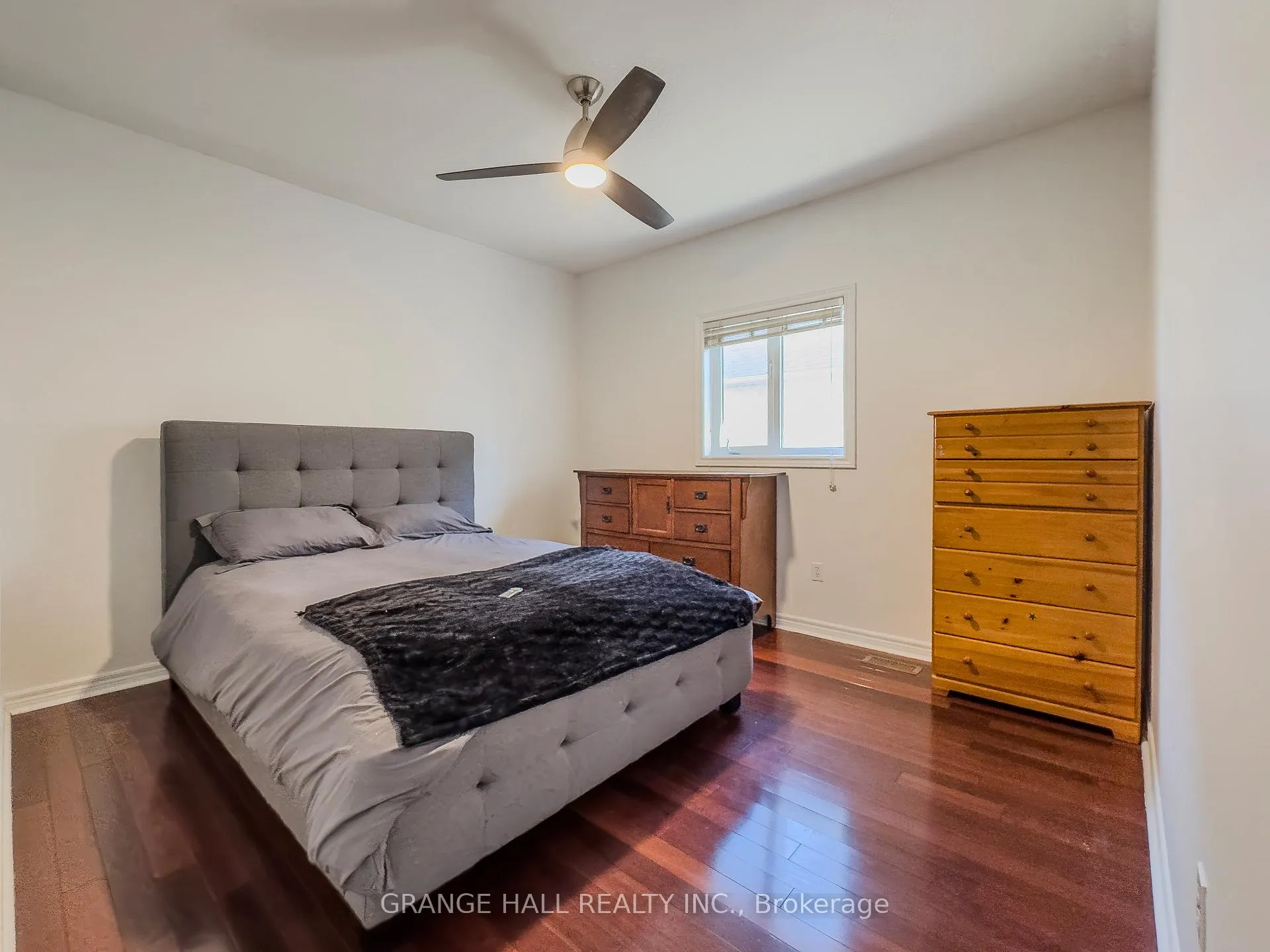 Photo 17 of 17 Lomond Avenue, Vaughan, Maple — HOMEH
