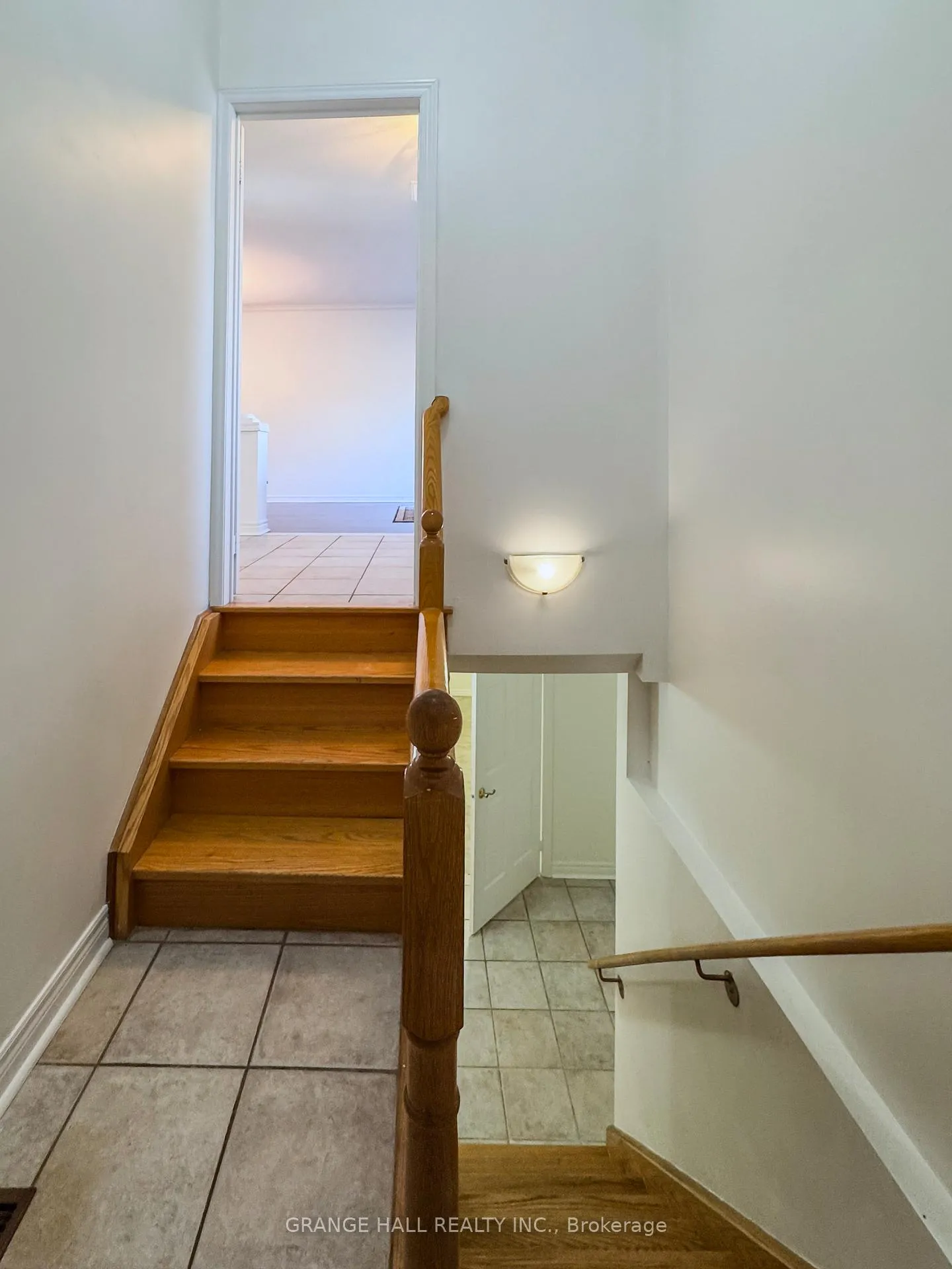 Photo 19 of 17 Lomond Avenue, Vaughan, Maple — HOMEH